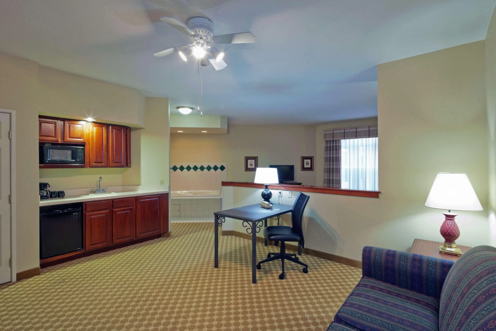 Country Inn & Suites by Radisson, Milwaukee West (Brookfield), WI