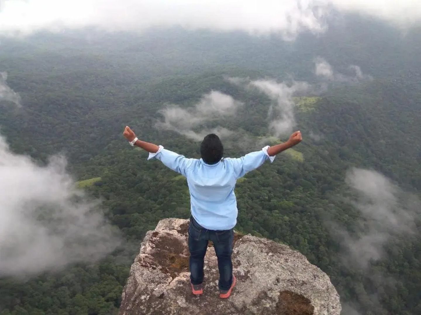 BlueMoon Homestay - Near to falls & Trekking