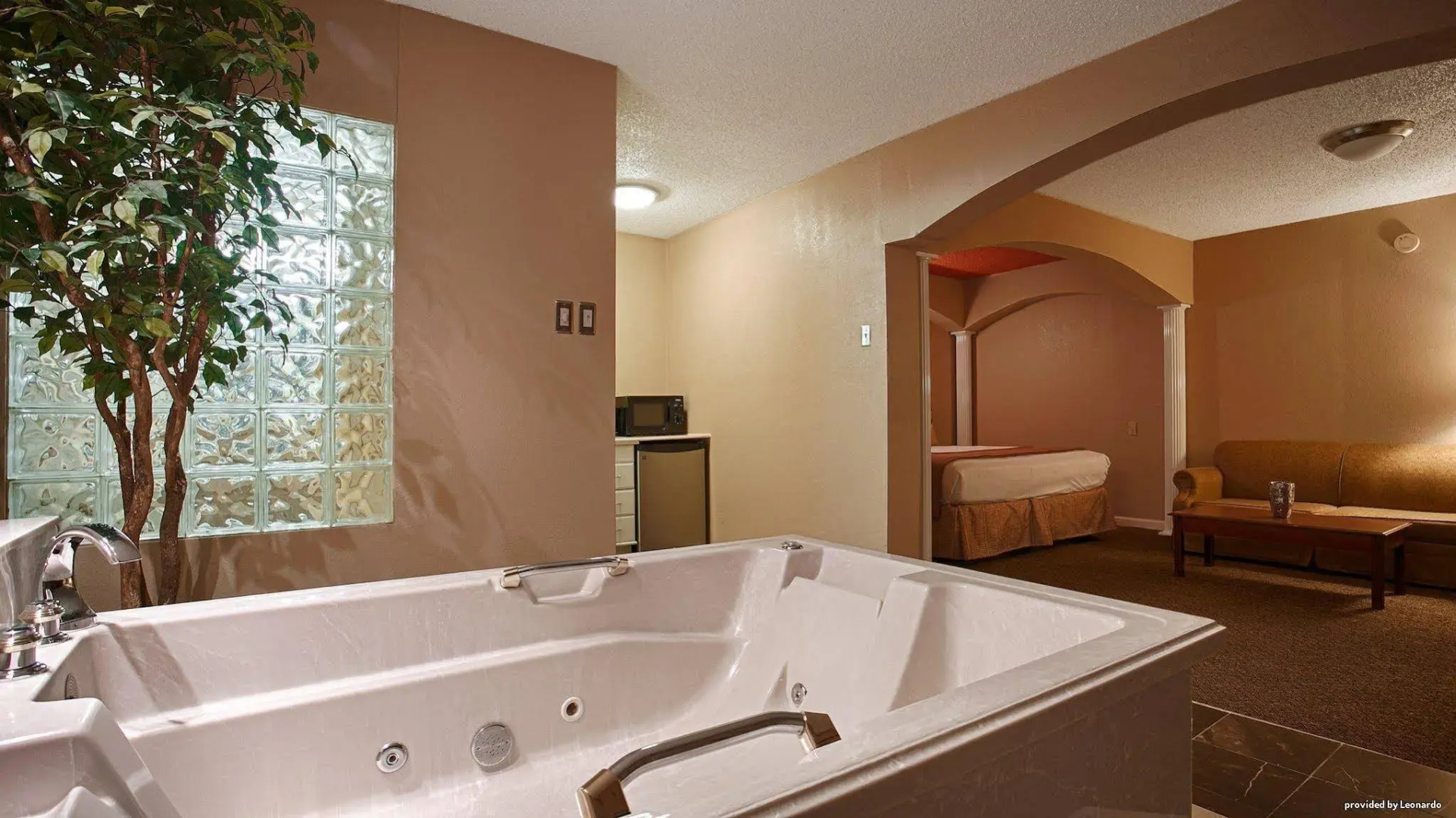 Quality Inn & Suites Dallas - Cityplace