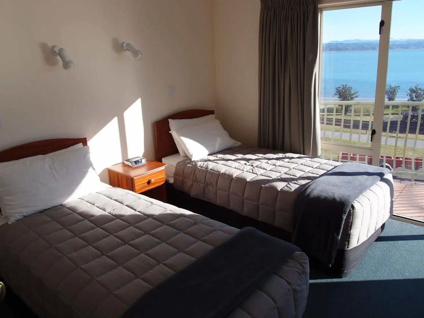 Breakwater Apartments