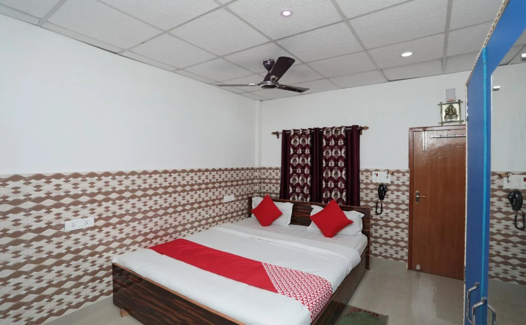 Varsha Resort By OYO Rooms
