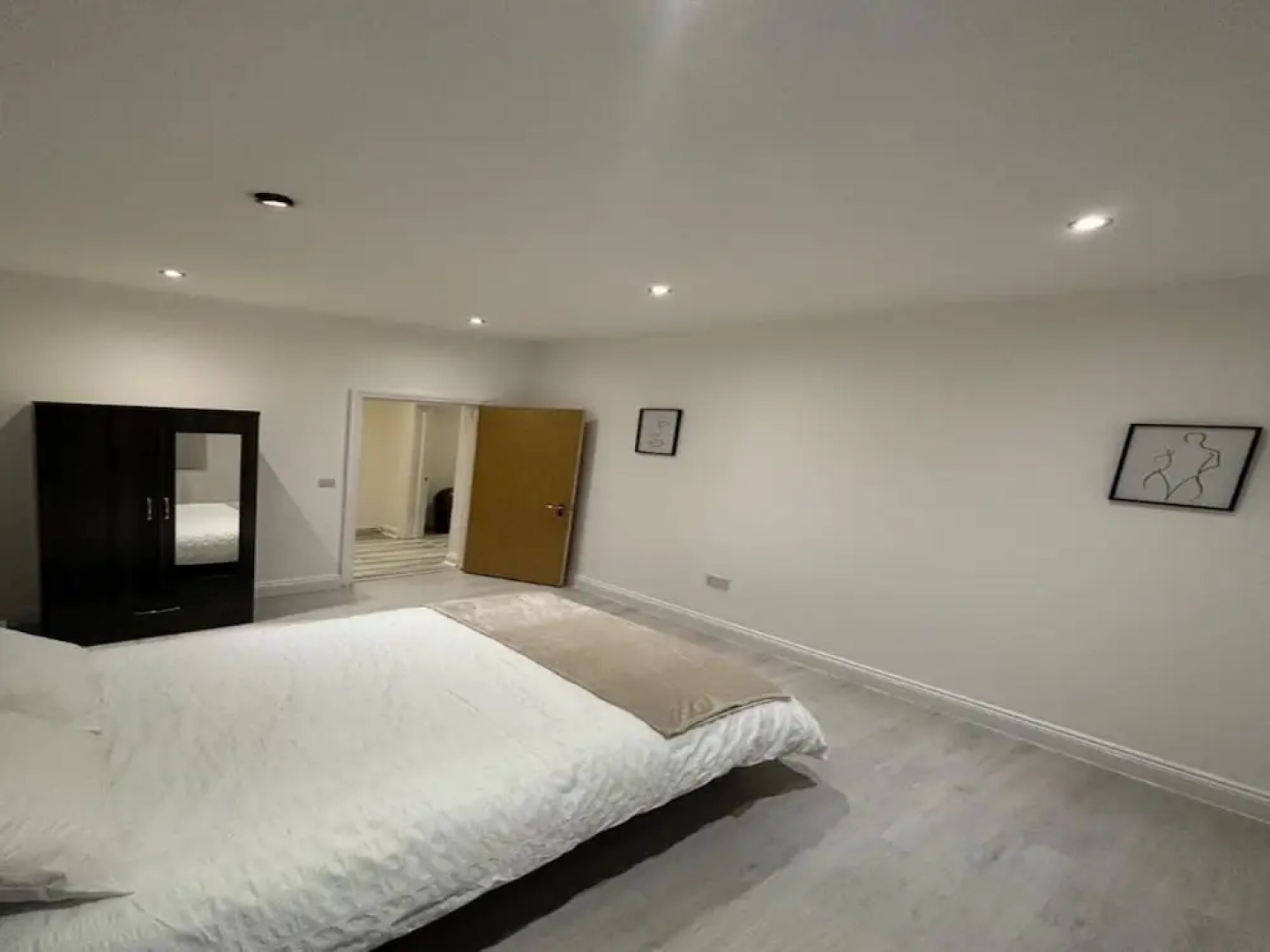 Inviting 1-bed Apartment in Walton on the Naze