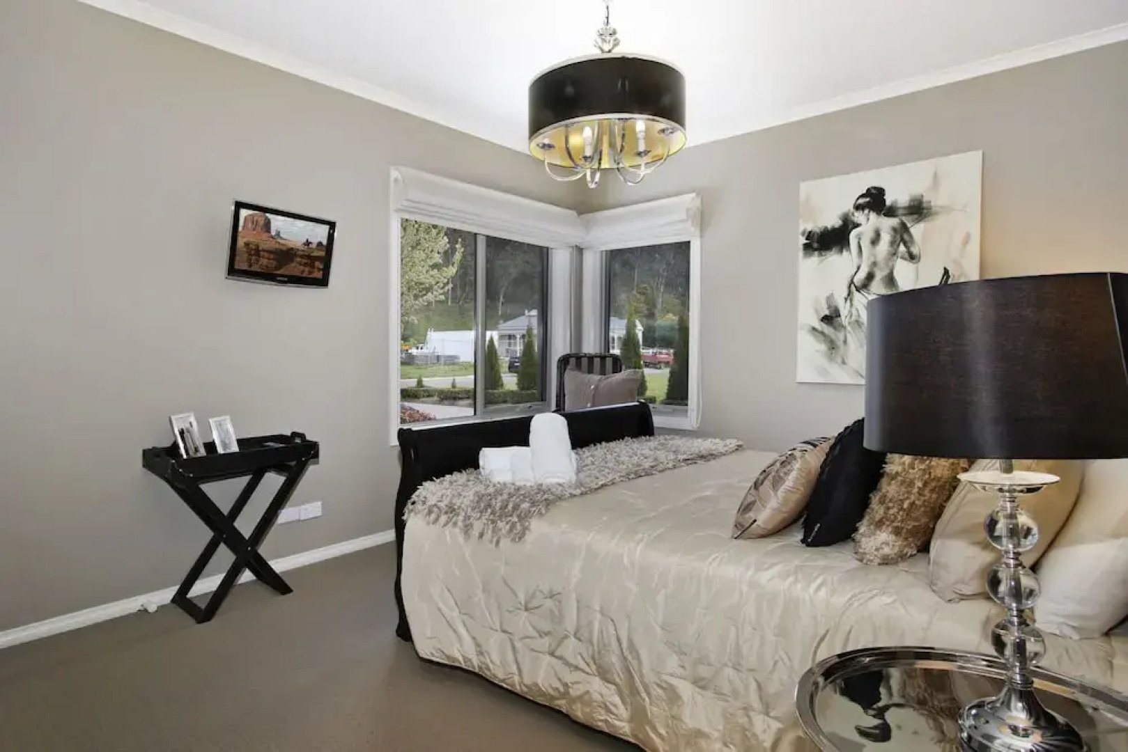 Collins Retreat - 4 Bedroom home with Pool