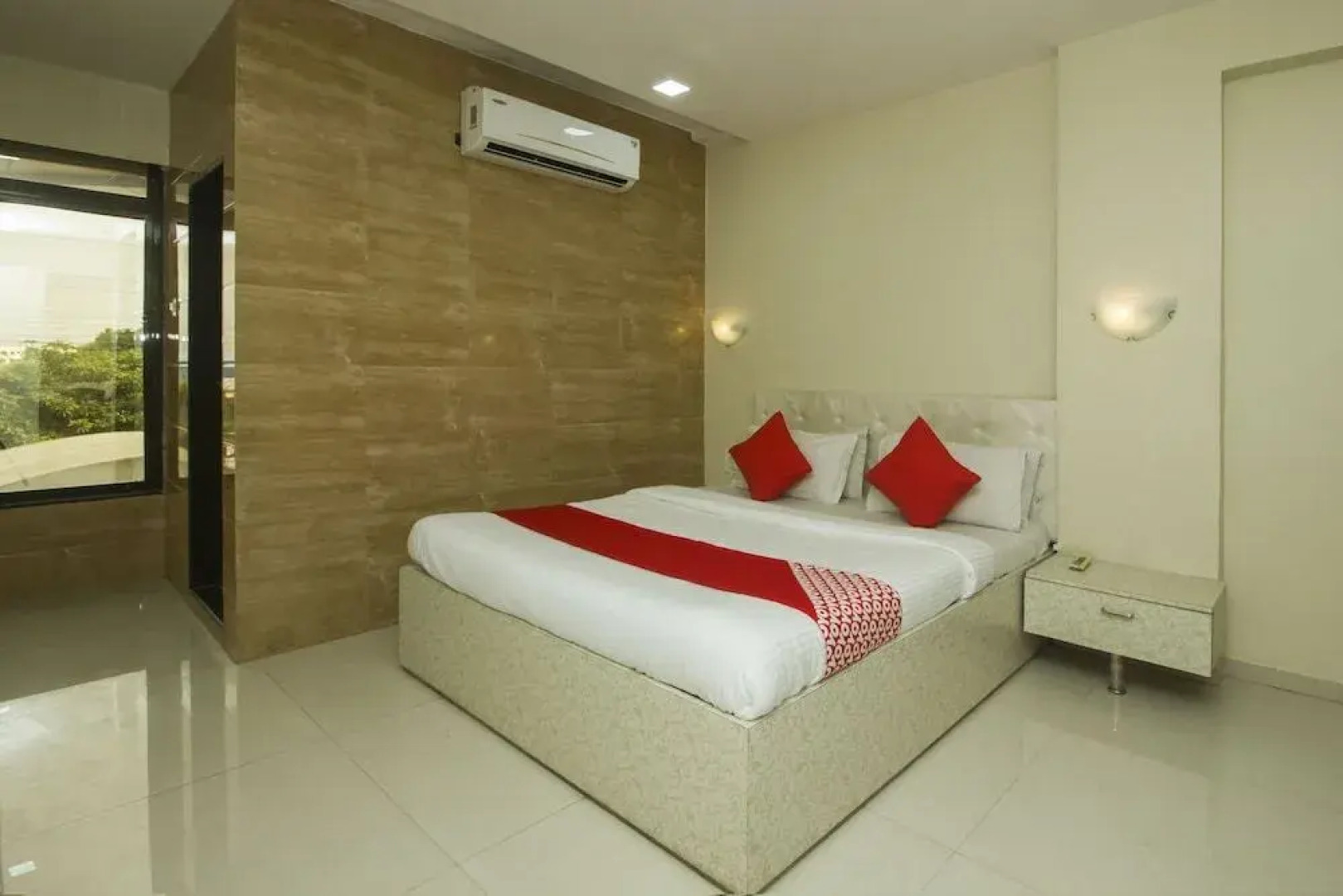 OYO 18610 Hotel Parivar Garden