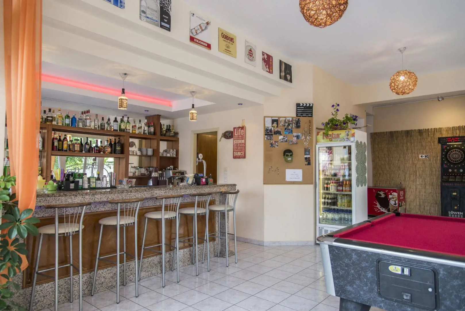 Erato Studios & Apartments