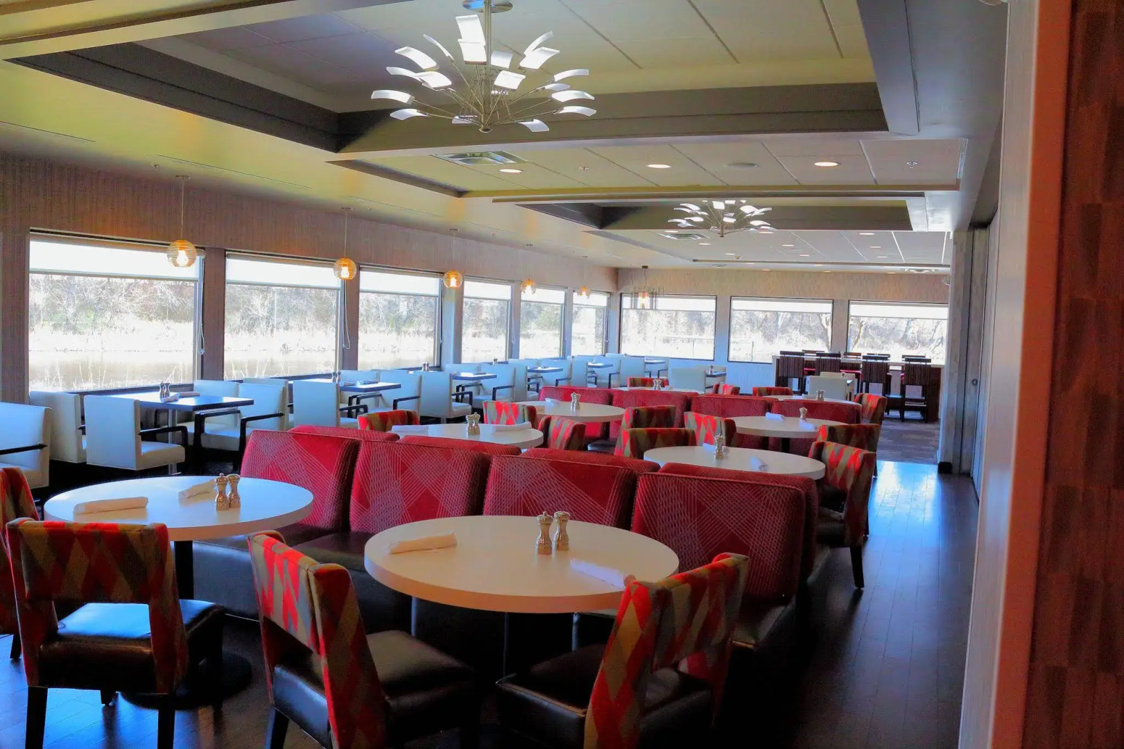 Holiday Inn Milwaukee Riverfront by IHG