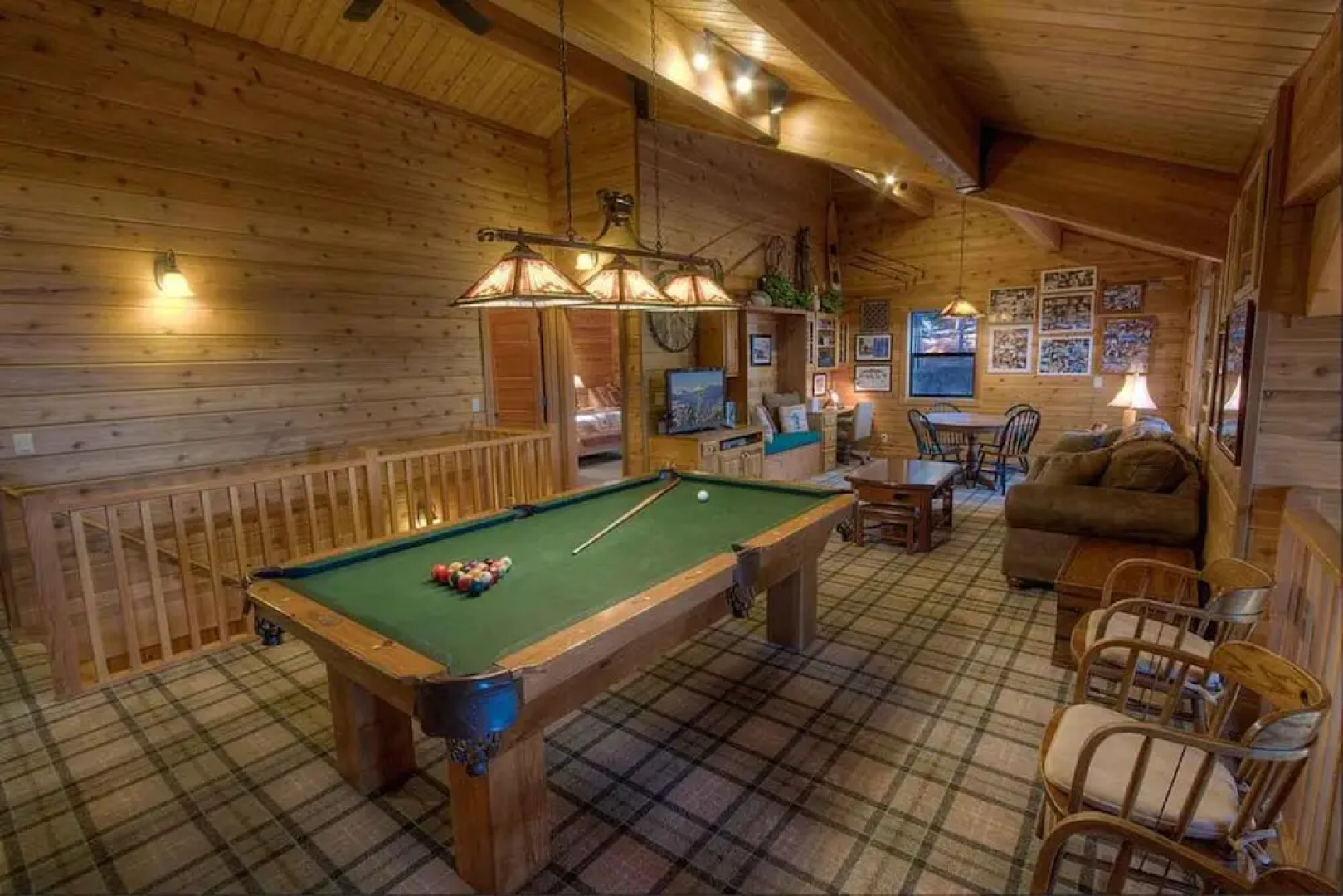 Smokey Joes by Lake Tahoe Accommodations