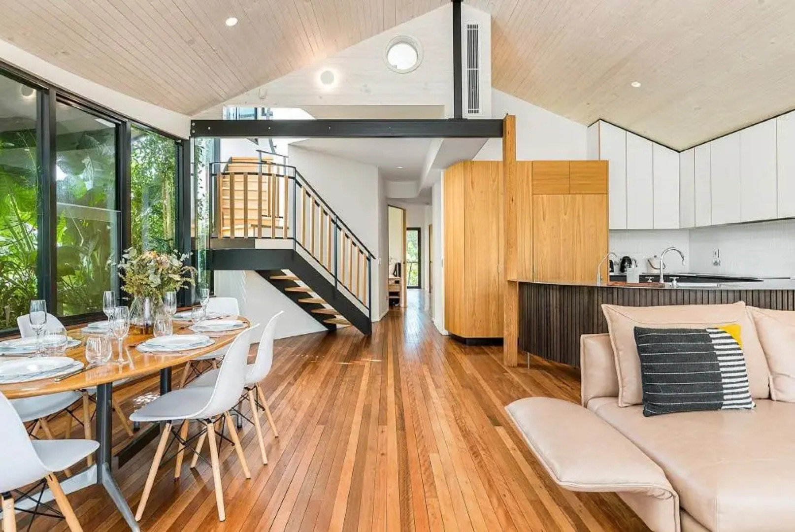 Byron Bay Accom 8 South Beach Lane Riverhouse