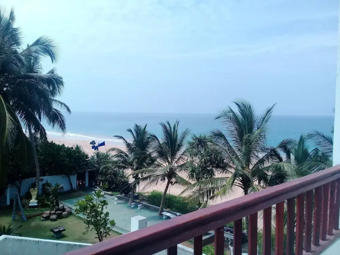 OYO 352 Sea Breeze Hotel
