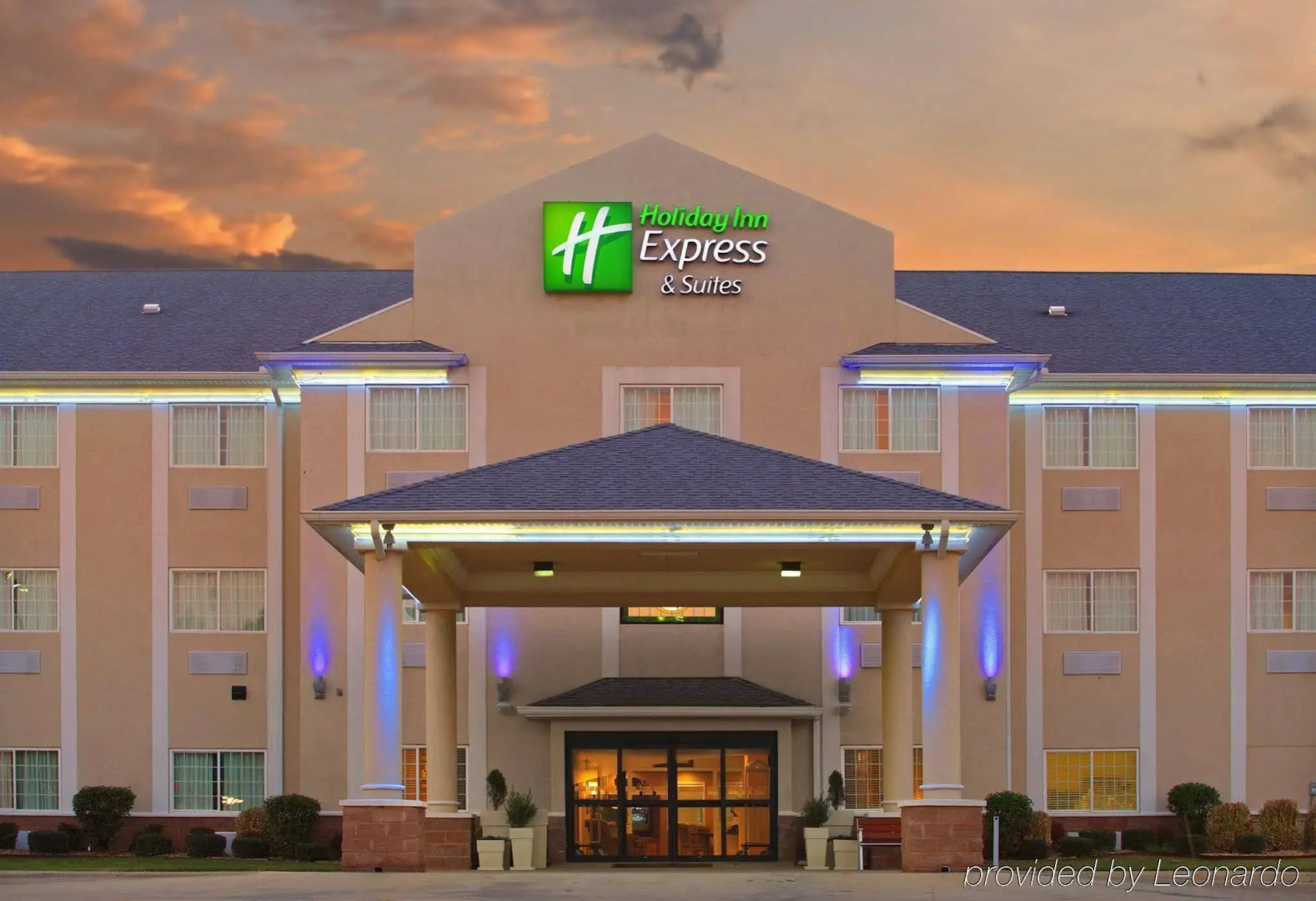 Holiday Inn Express Hotel & Suites Magnolia-Lake Columbia by IHG