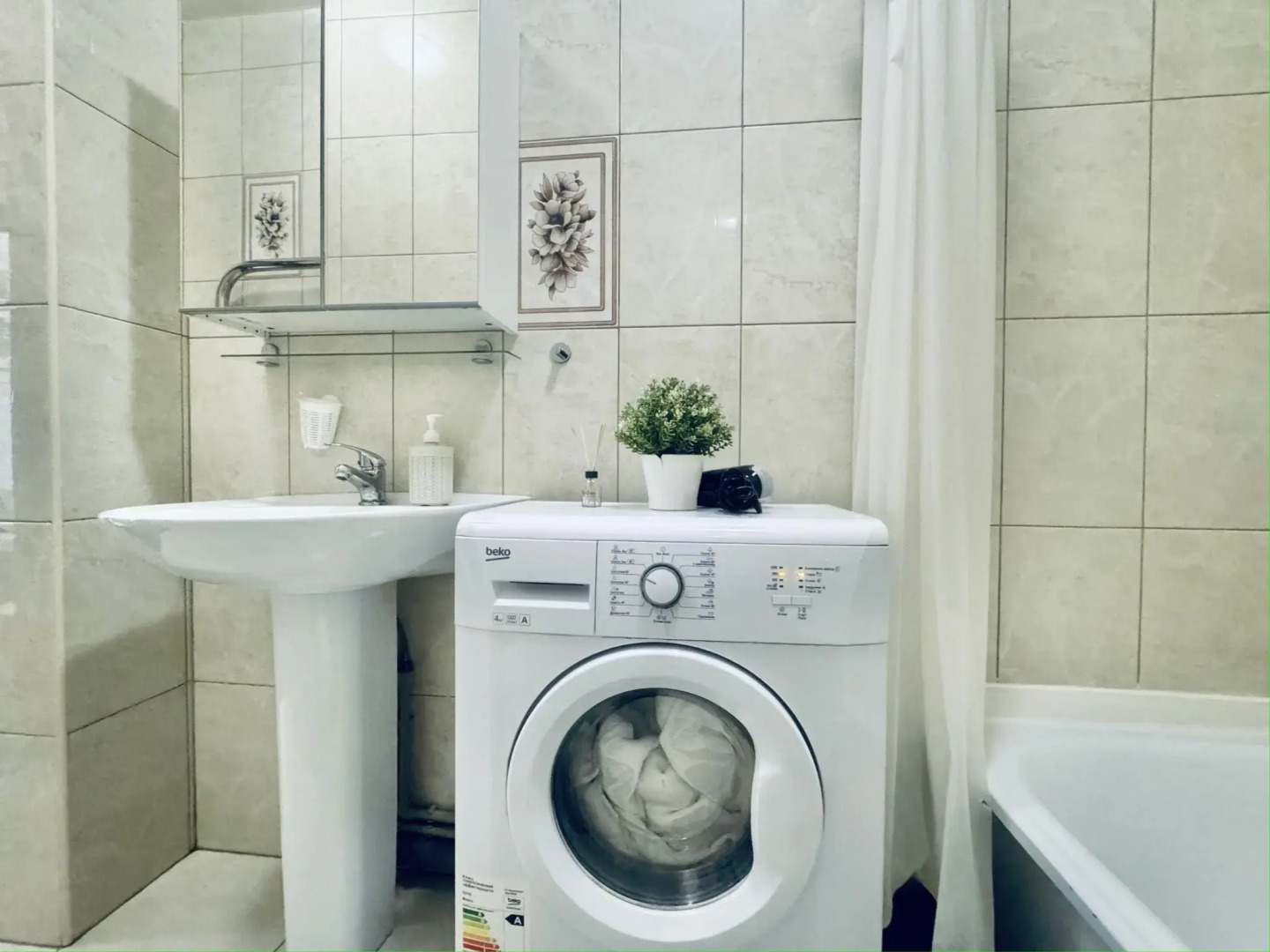 Vegas apartments (Вегас апартментс) на проспекте Гагарина 101 корпус 1