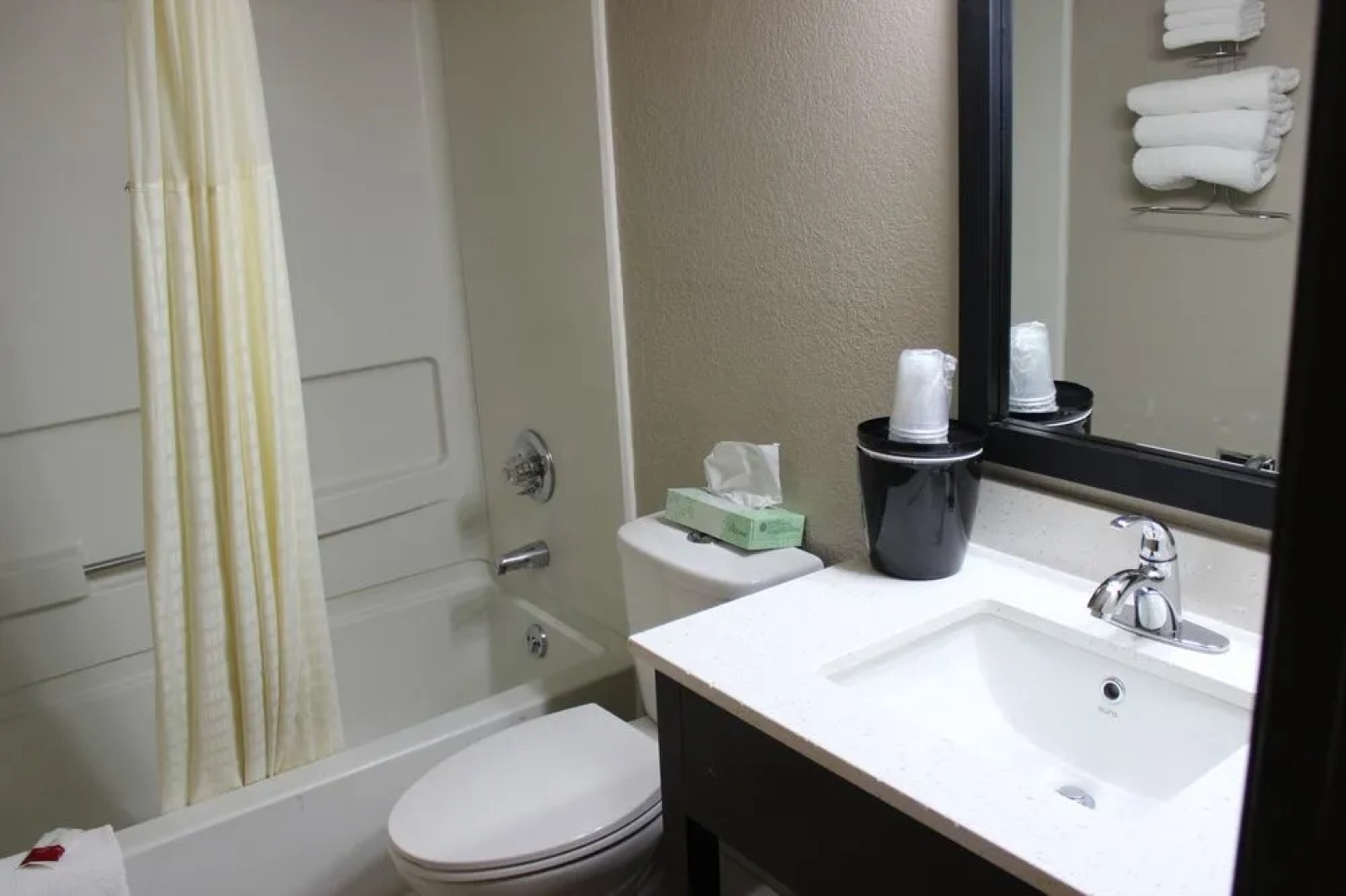 Super 8 by Wyndham Grand Rapids/Wyoming