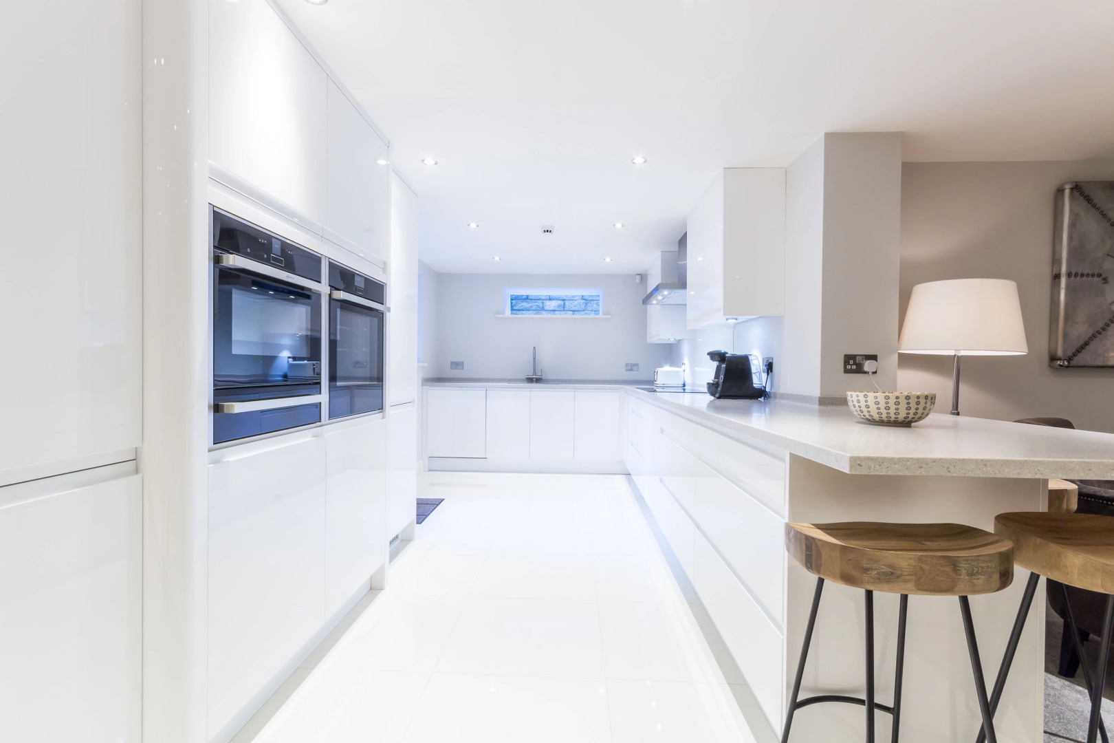 White Hart Hotel & Apartments