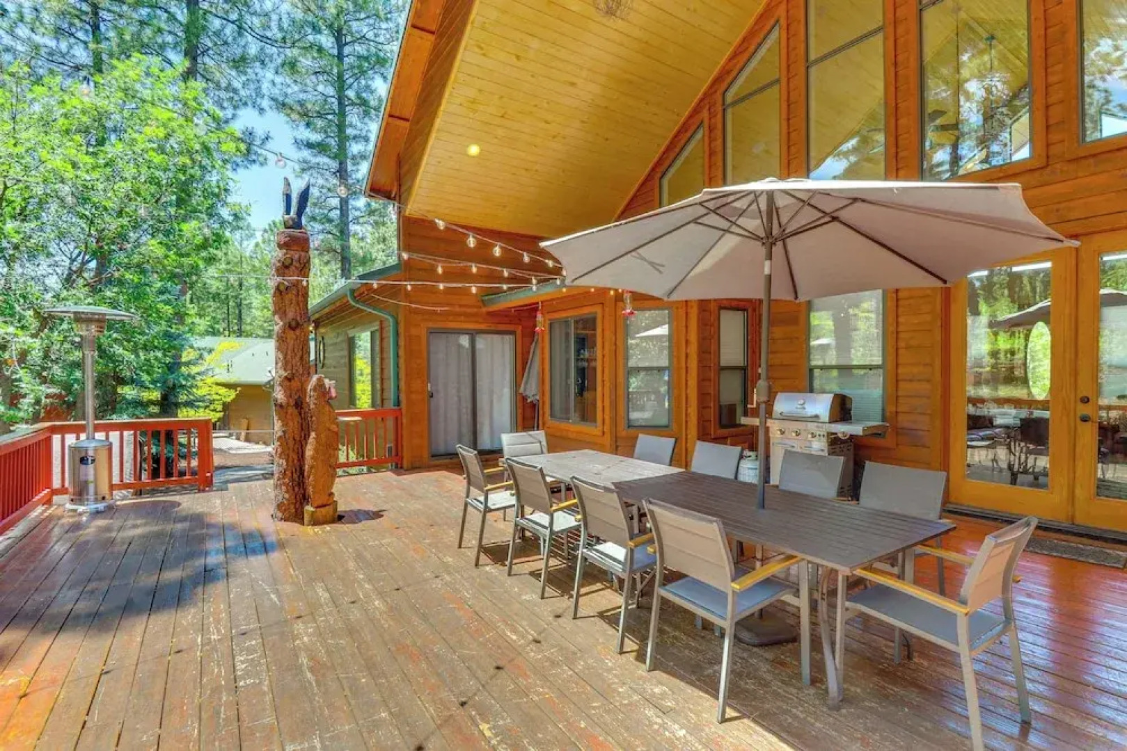 Hot Tub & Game Room: All-season Pinetop Cabin