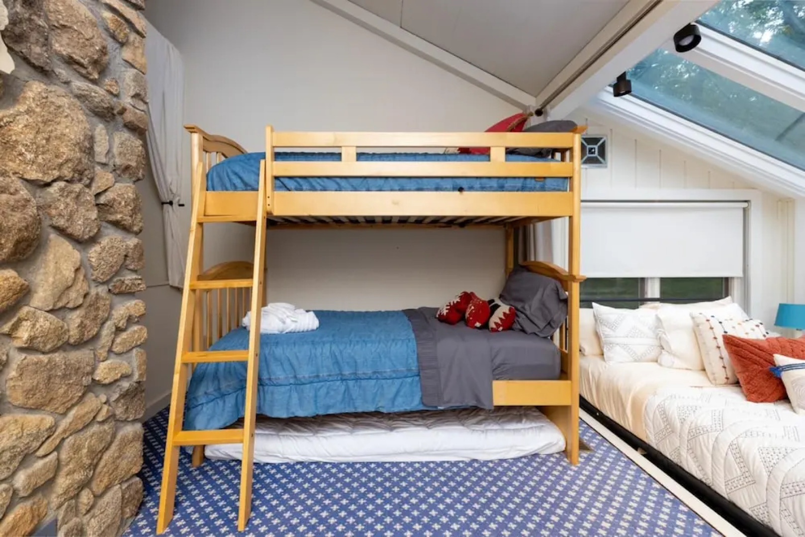 Ski-in out Mountain Home-jacuzzi Sauna Wintergreen