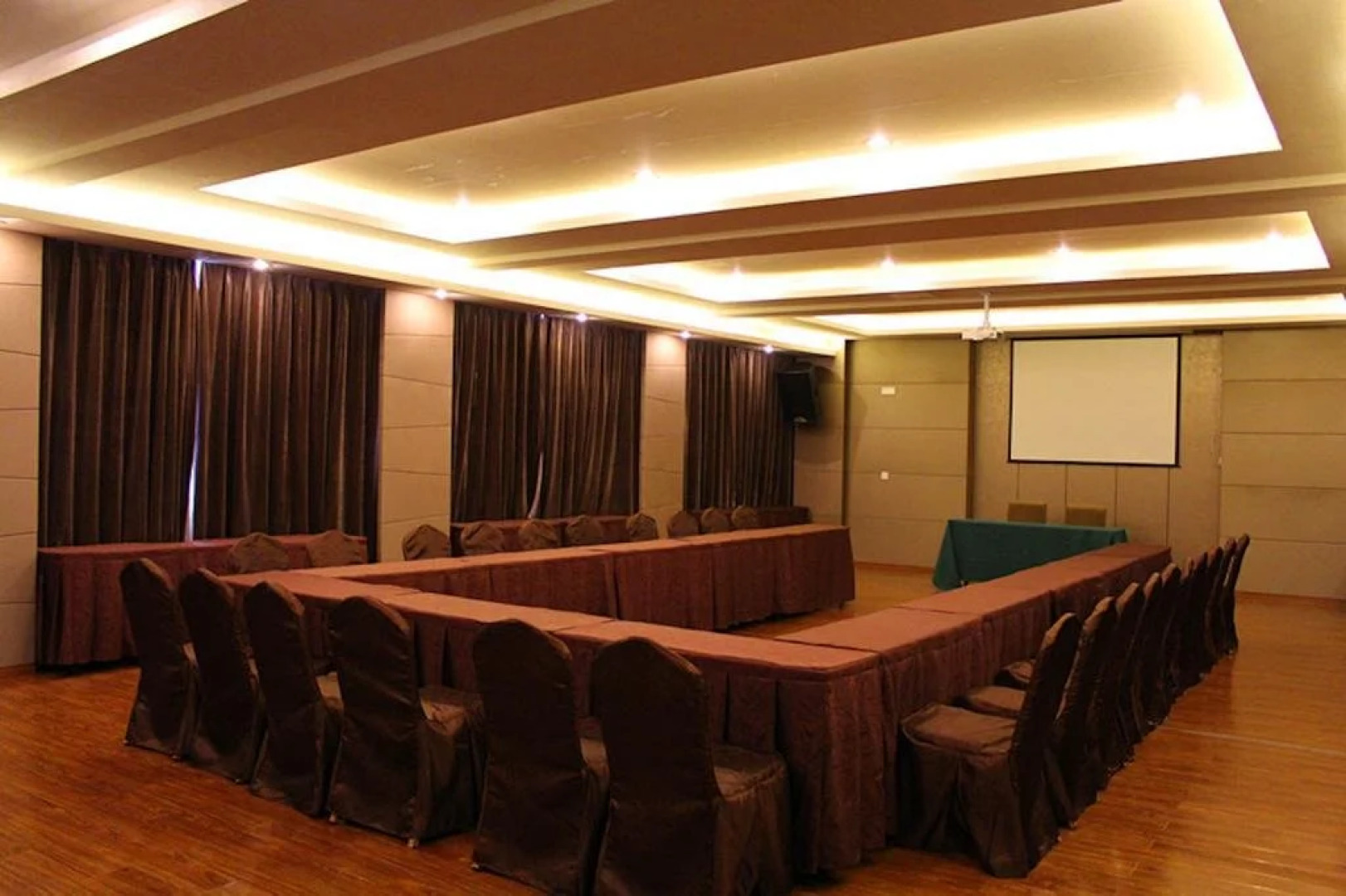 Nyingchi Minshan Hotel