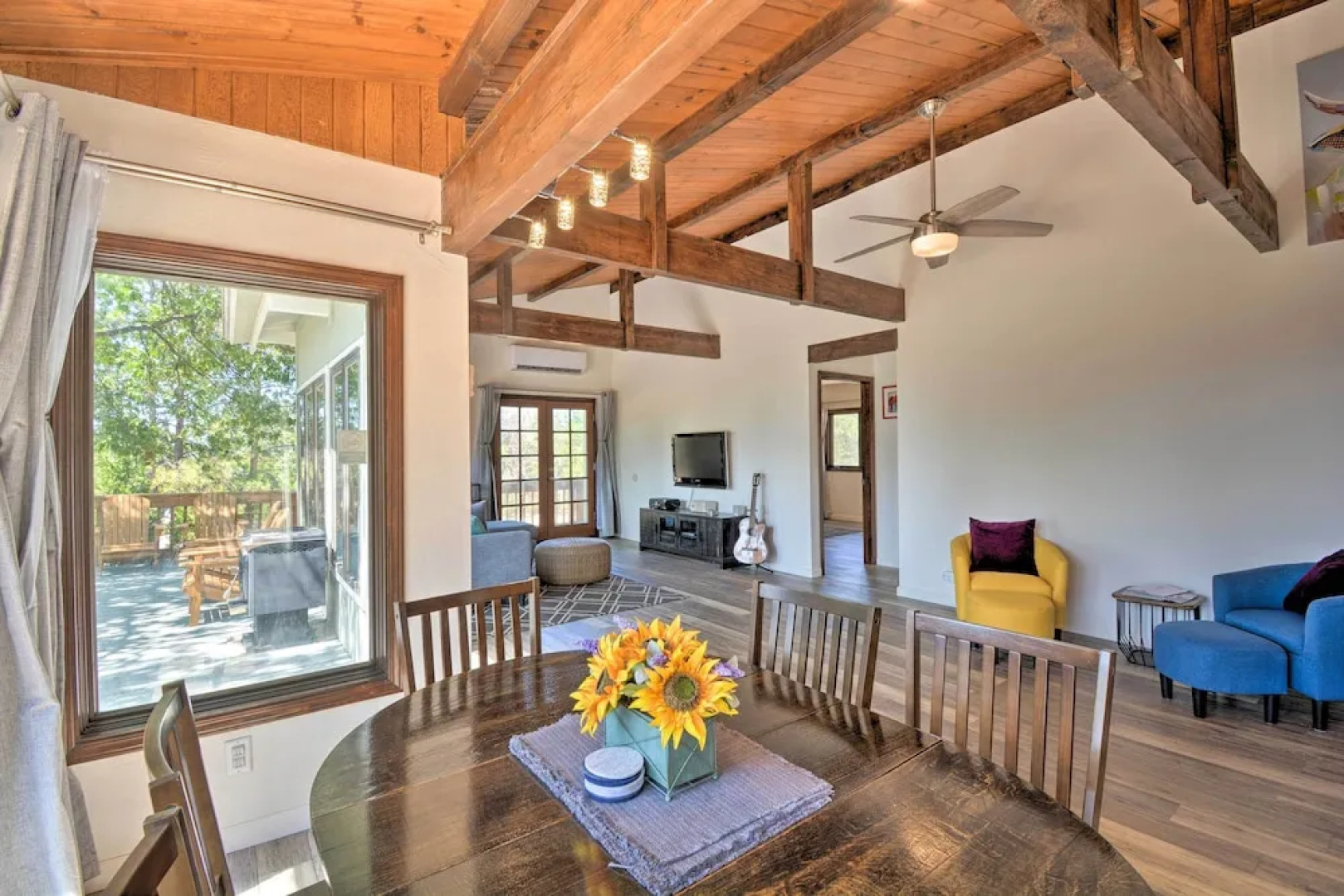 Lovely Yosemite Area Home w/ Hilltop Mtn View
