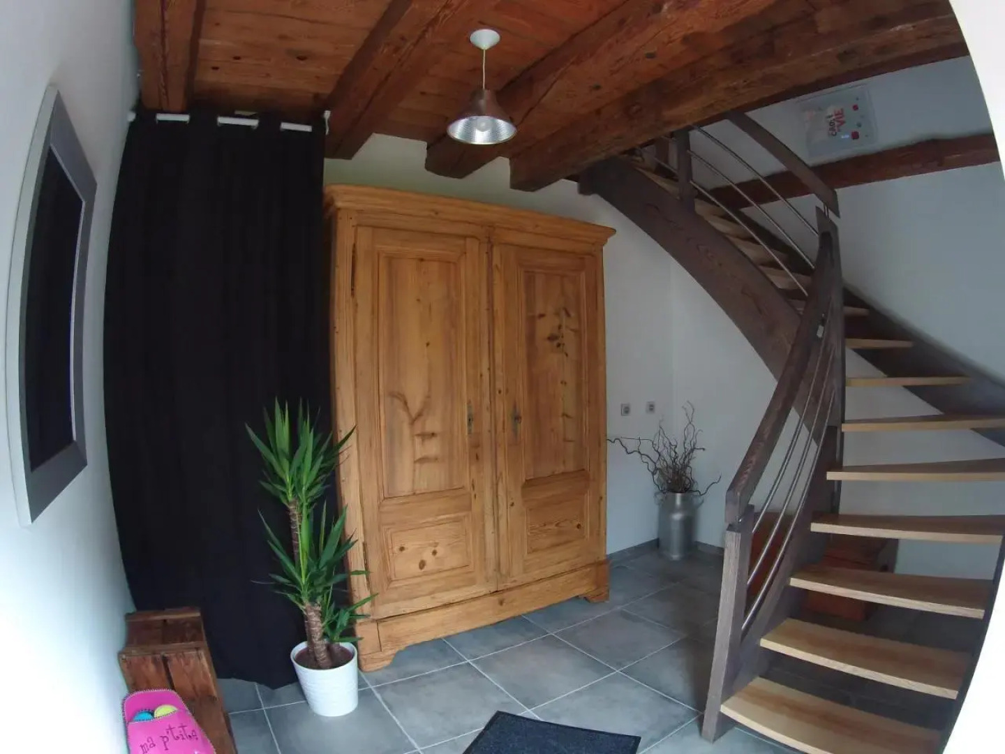 Gîte autonome, La grange a foin, piscine !