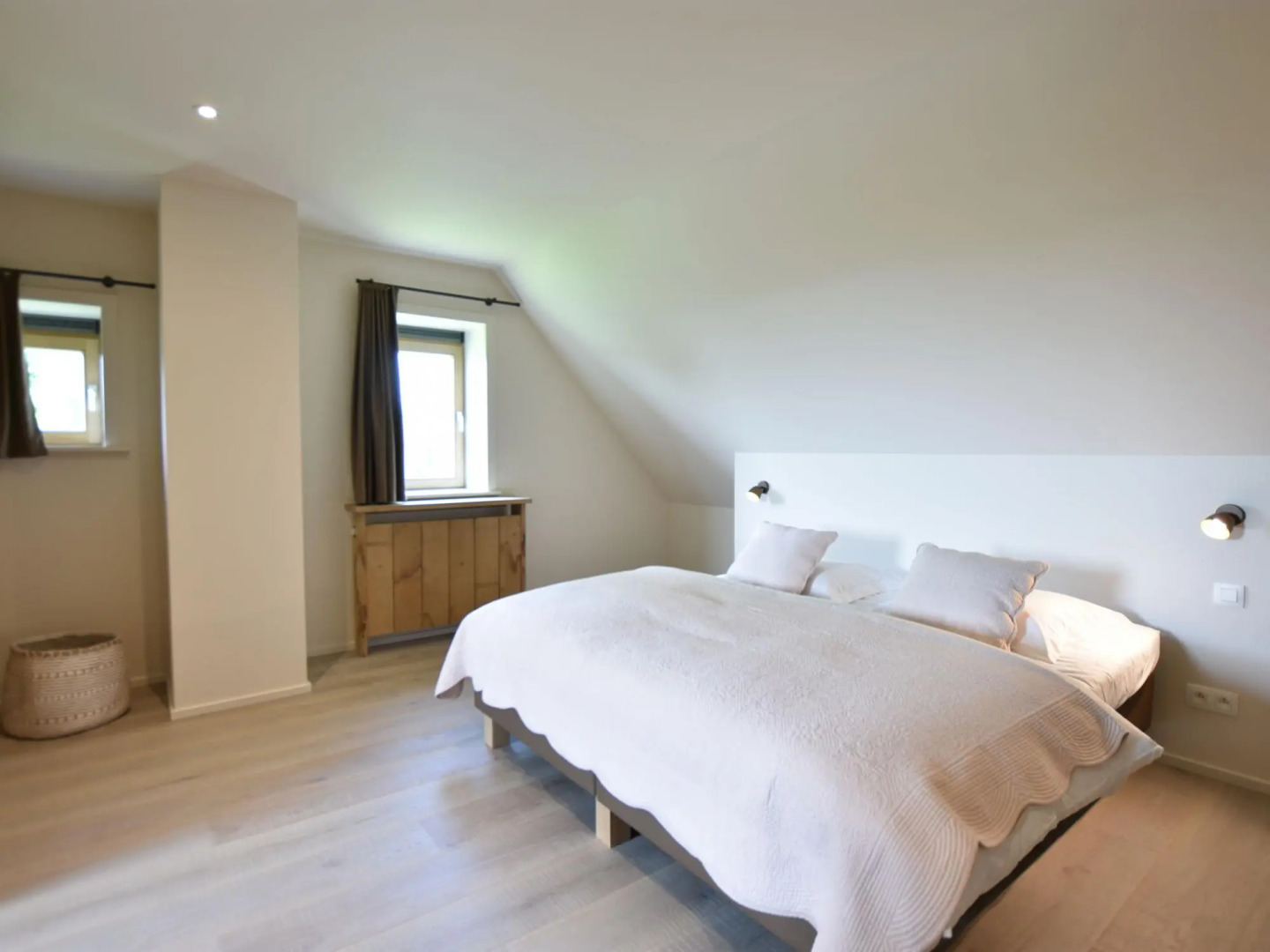 Beautiful Holiday Home With Terrace, Garden