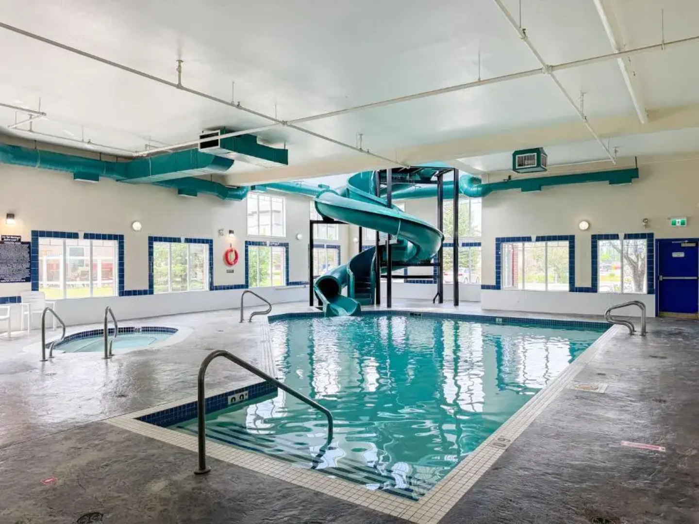 Super 8 High River AB