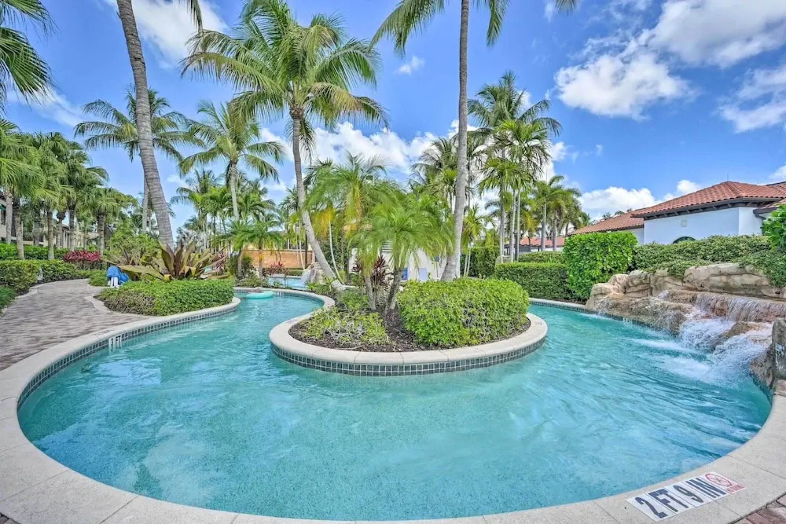 Luxe Naples Bay Resort Condo: Near Fifth Ave!