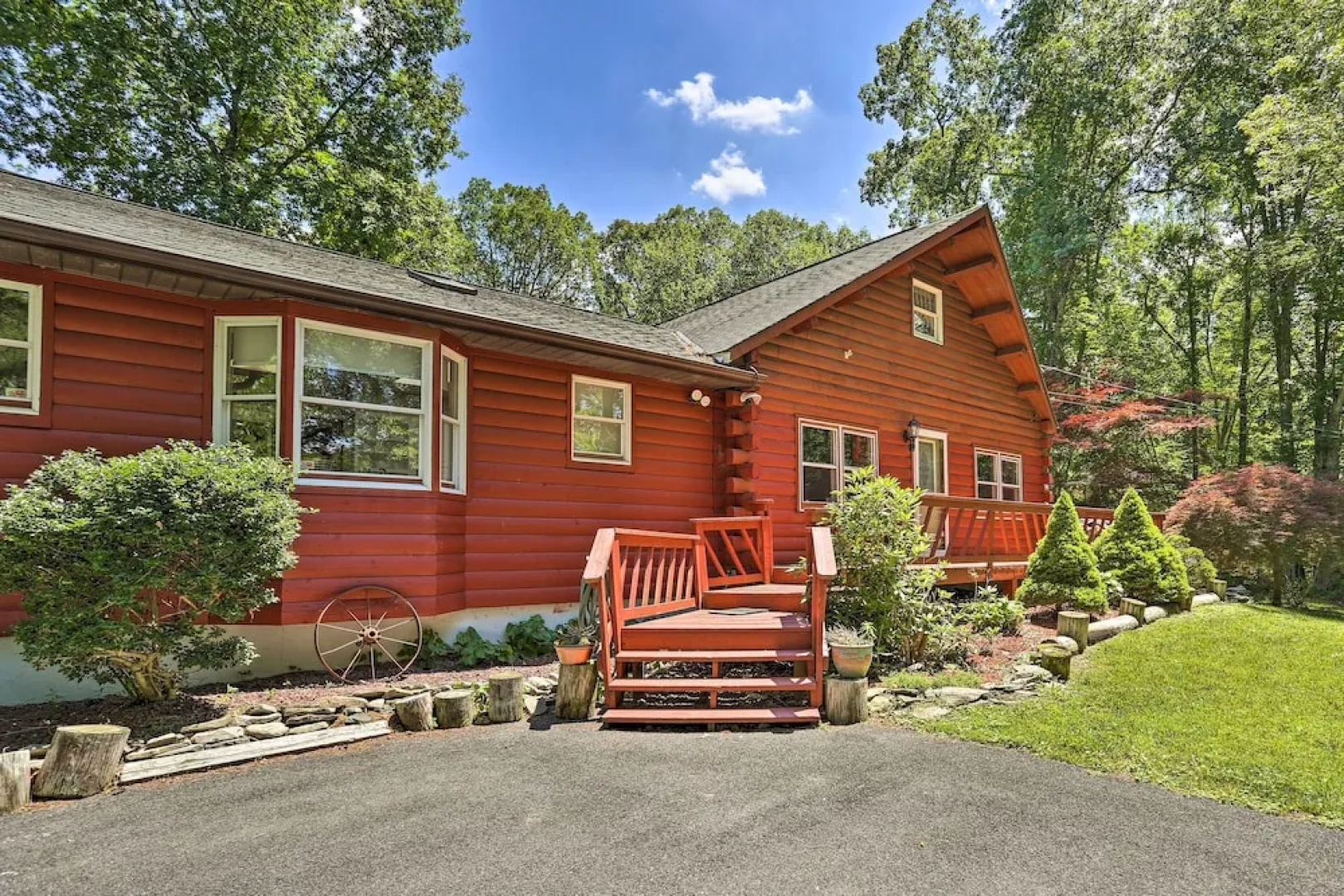 Hike + Ski: Log Cabin in East Stroudsburg!