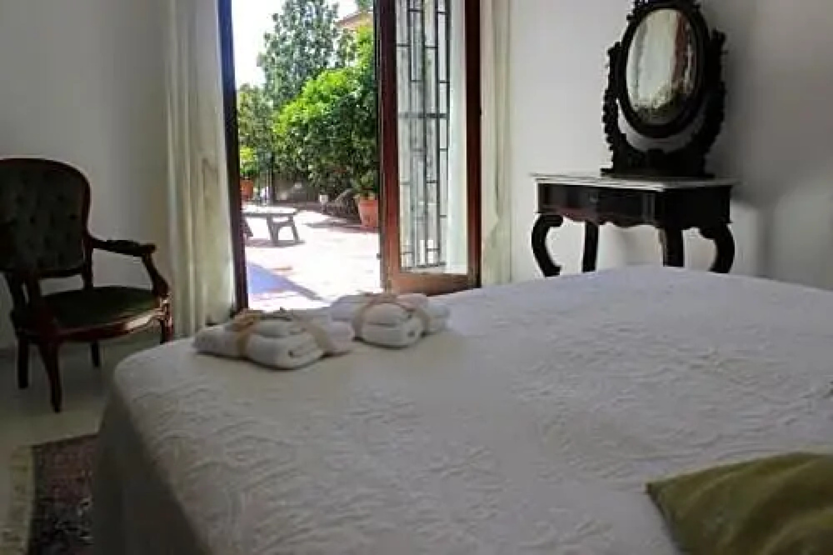 LeTreDonne-Villa con piscina