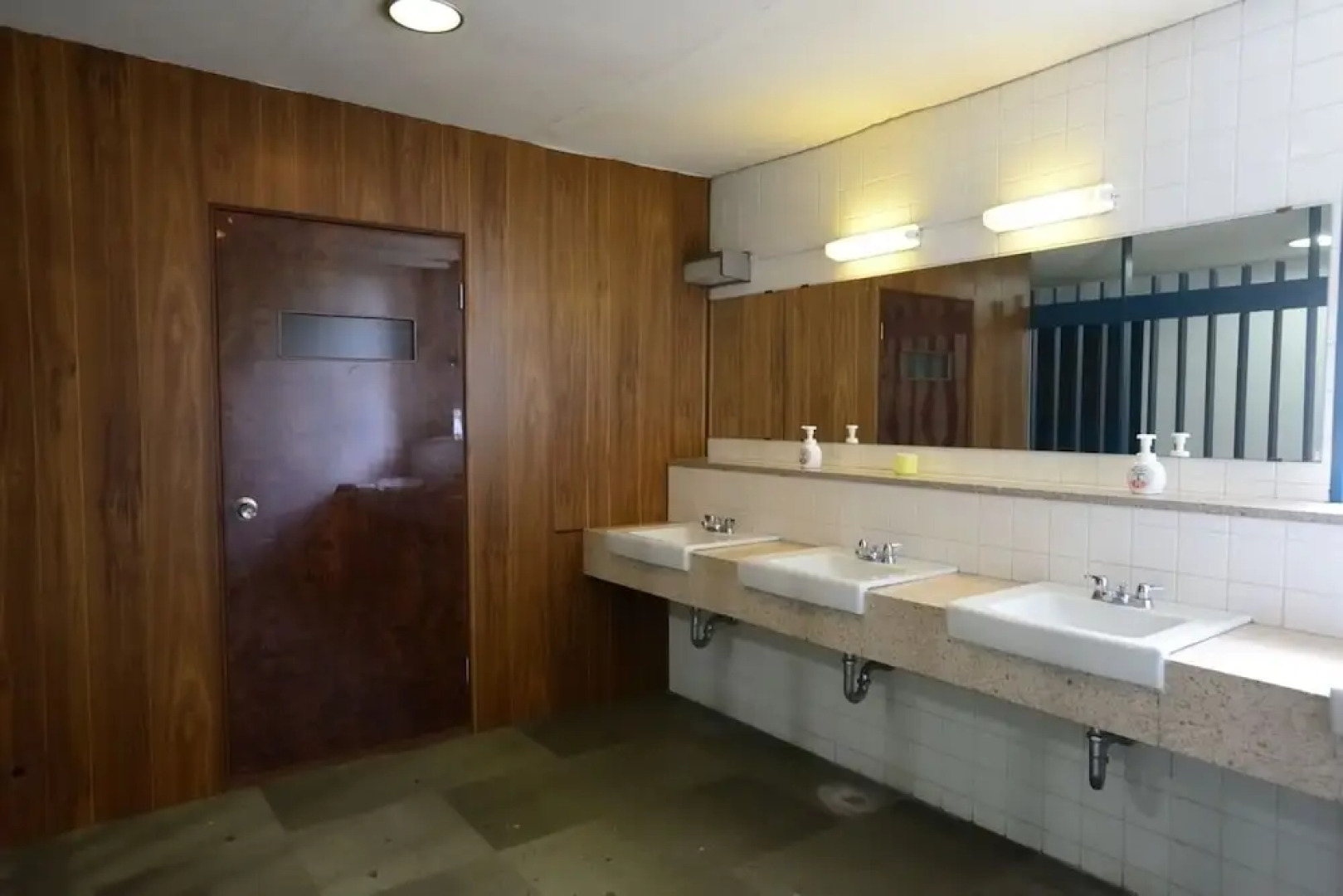 Guest House FUJI-HAKONE LAND - Hostel