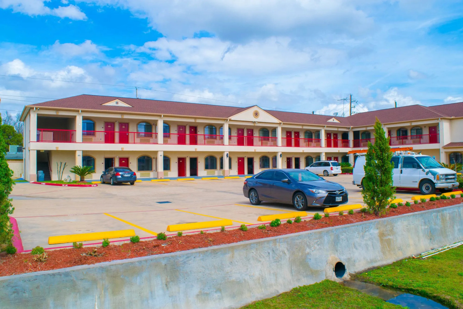 Scottish Inn & Suites