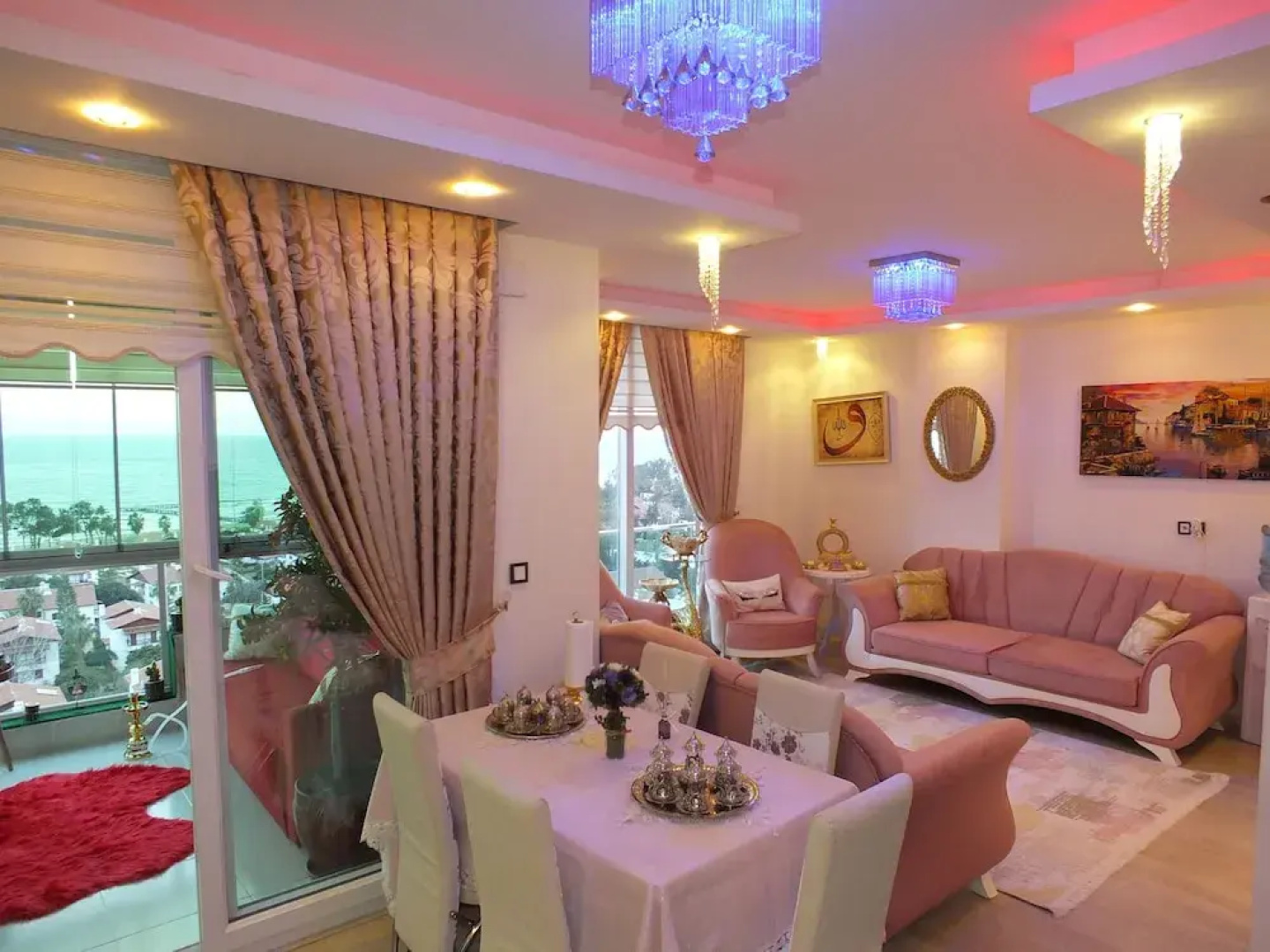 GoldenPark King Suites with Balcony & Sea view
