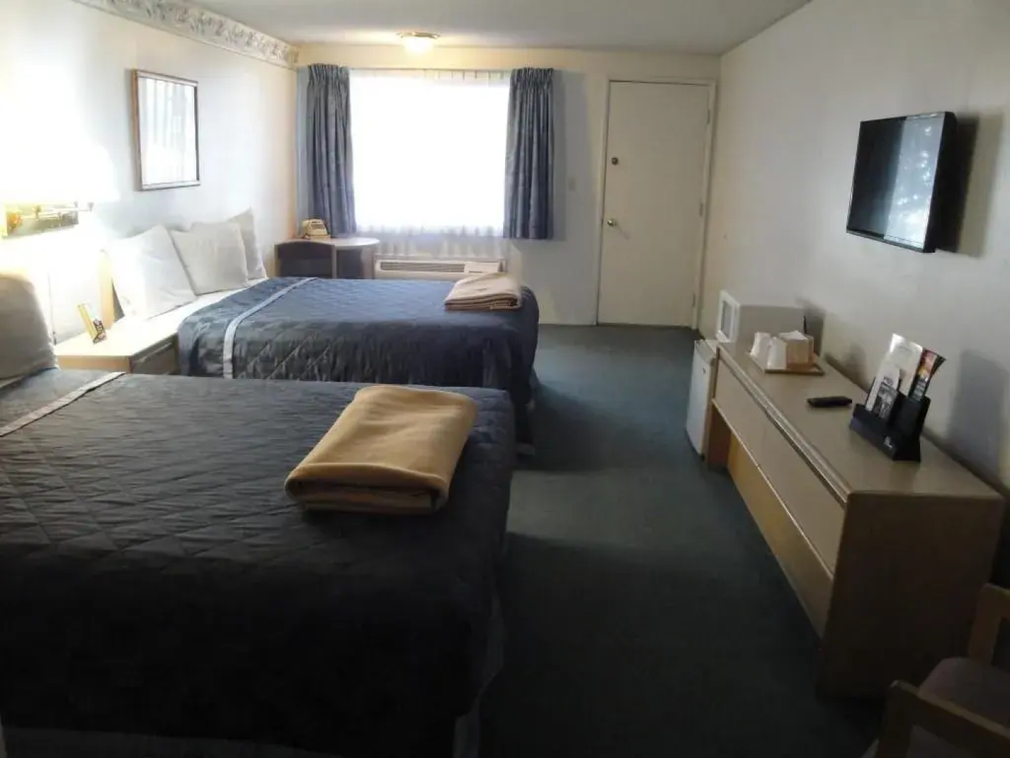 The Hotel Y