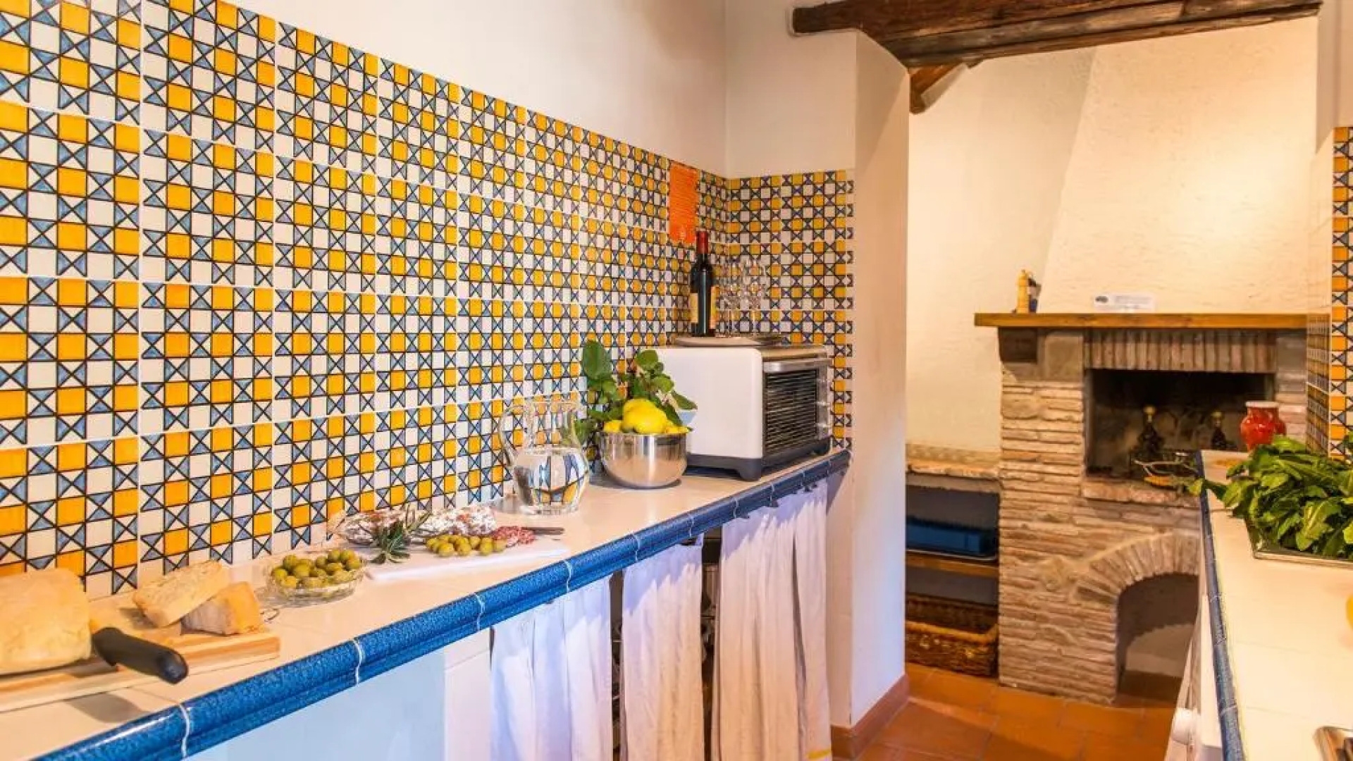 CASA TORRIONE 14, Emma Villas