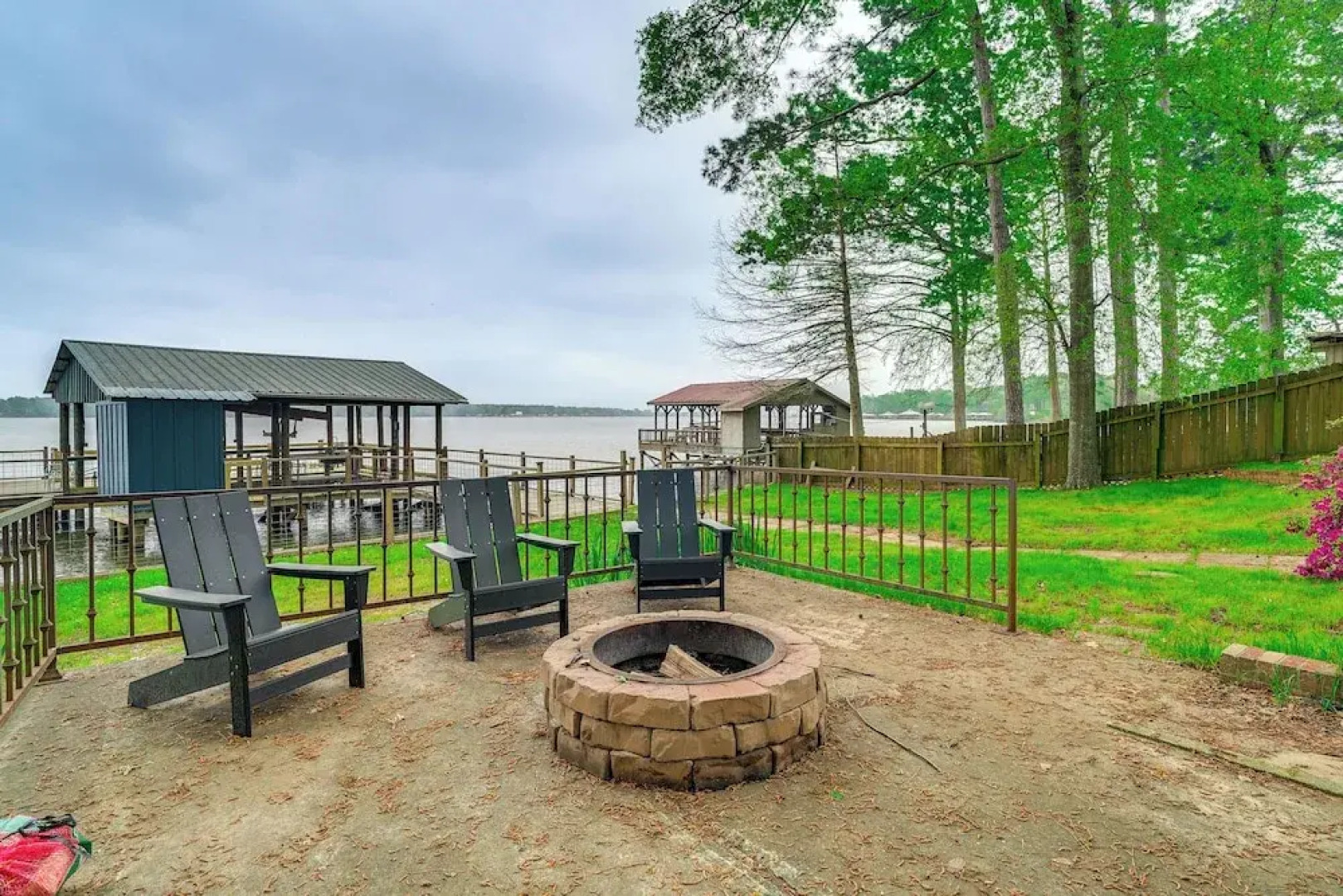 Waterfront House on Toledo Bend w/ Private Dock!