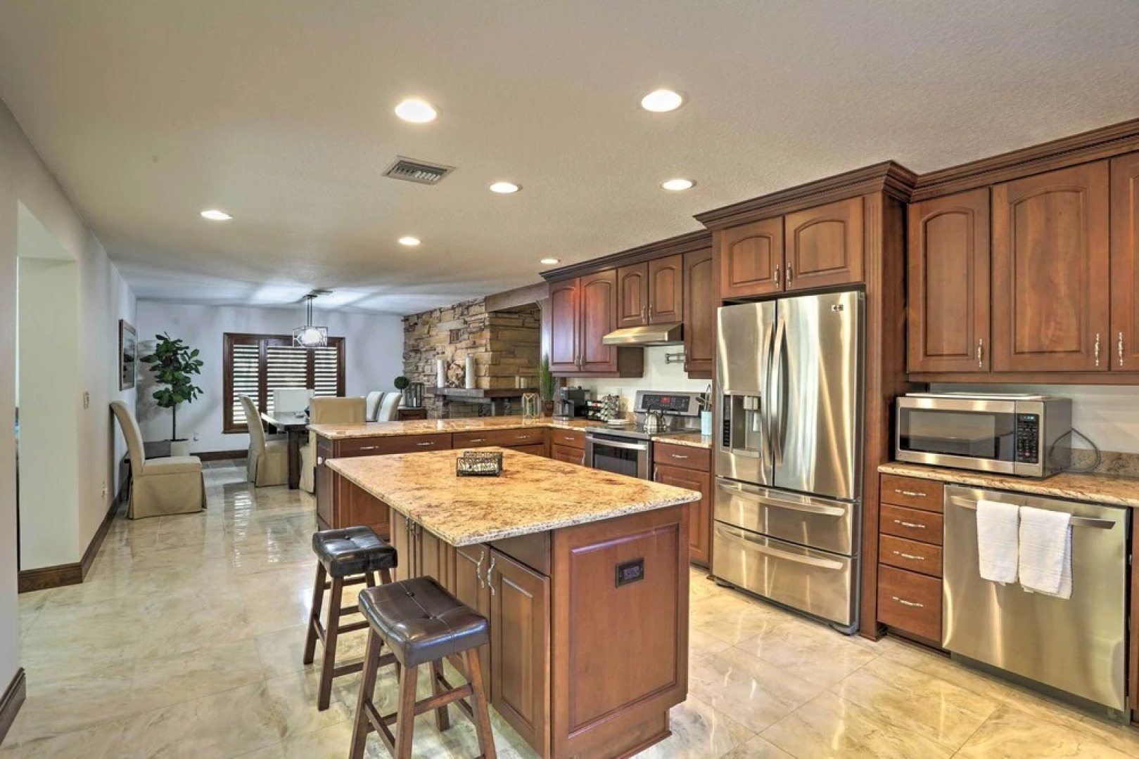 The Peacock Farm Largo Home + Outdoor Oasis!