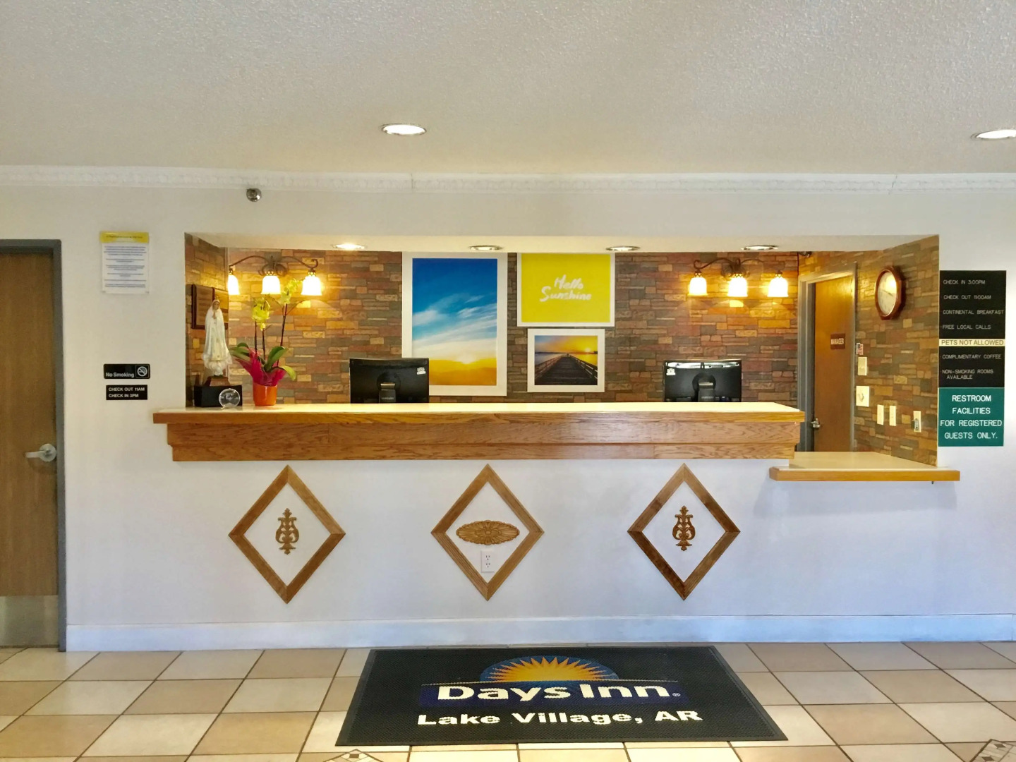 Days Inn by Wyndham Lake Village