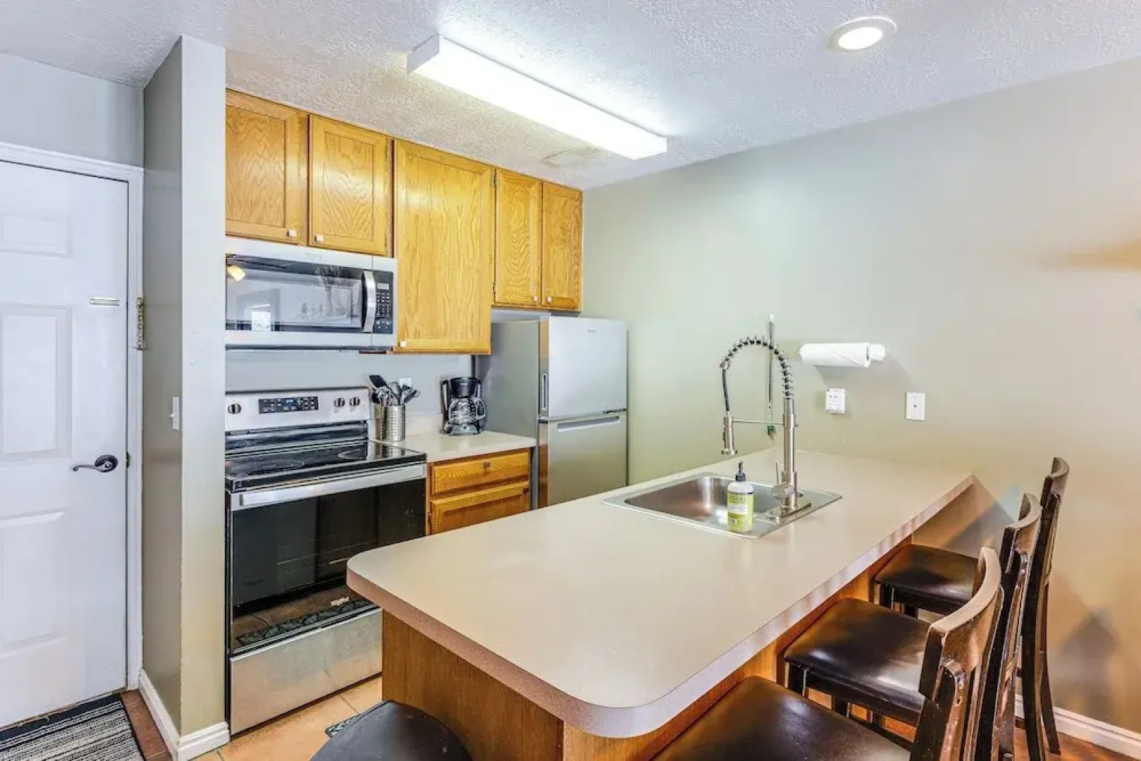 Garden City Condo w/ Pool Access by Bear Lake!
