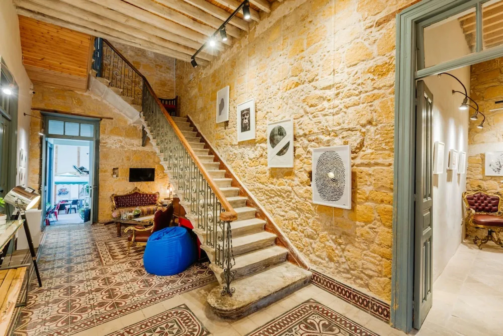 TasEv Boutique Hotel