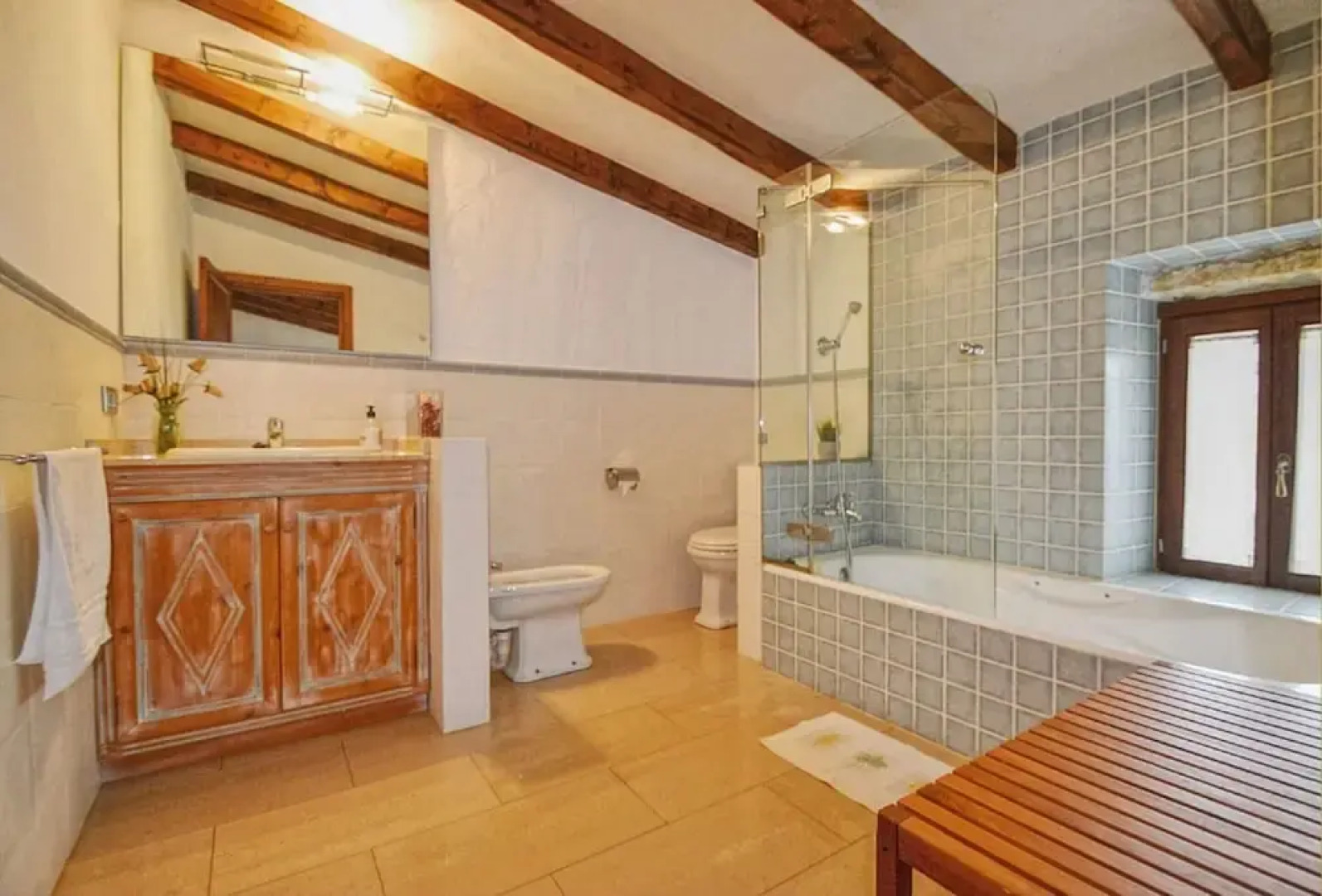 Poolside Garden Retreat in Buger