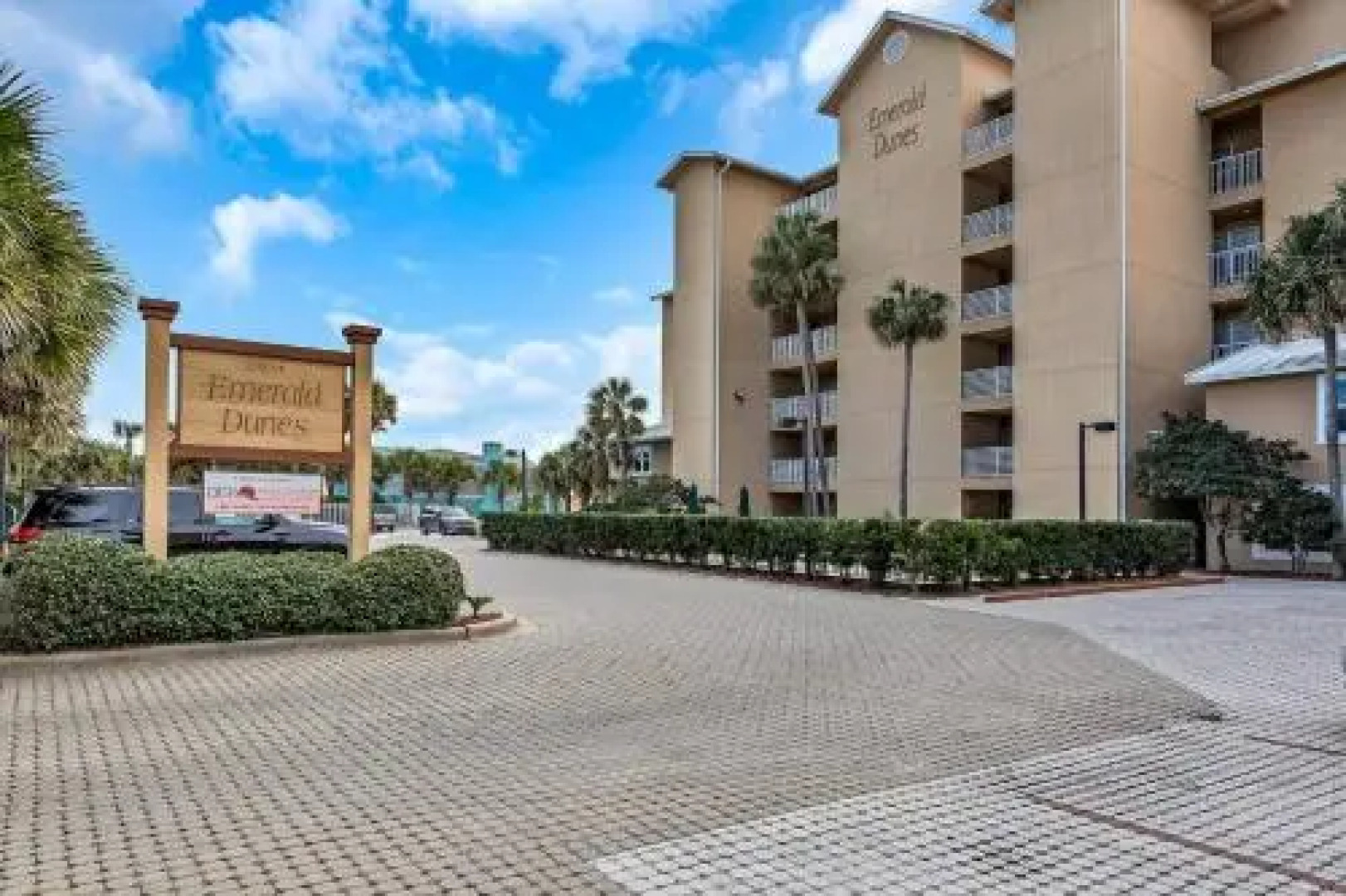 Emerald Dunes by Saltwater Vacations