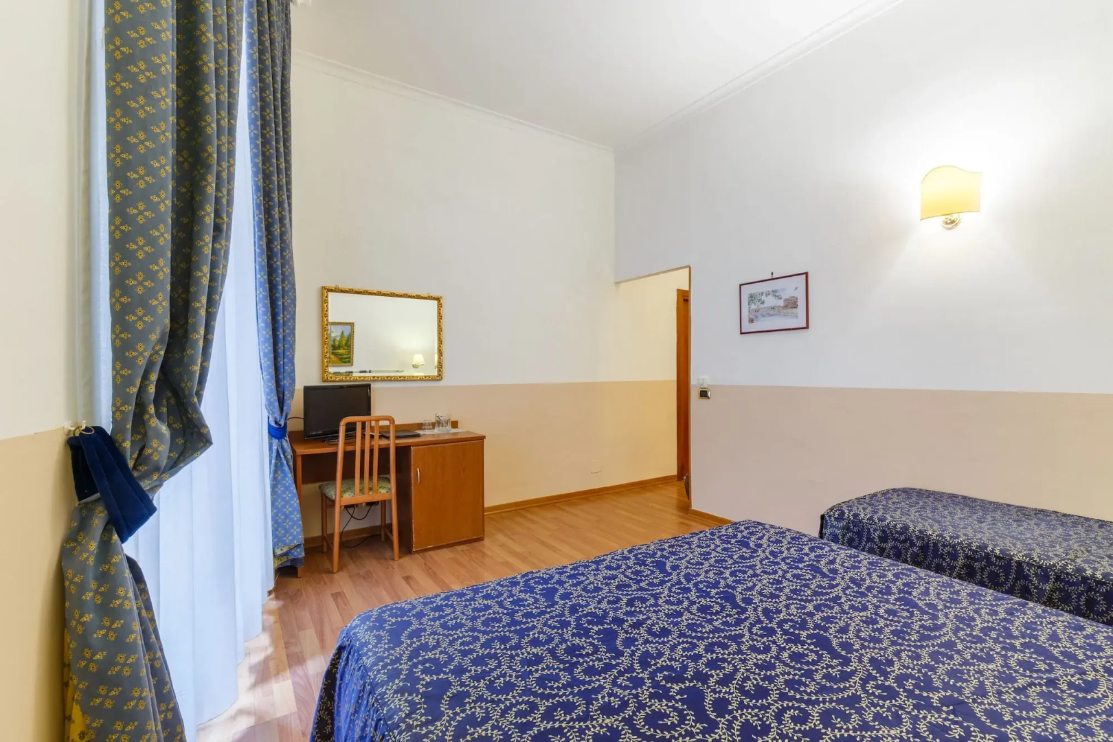Hotel Paris