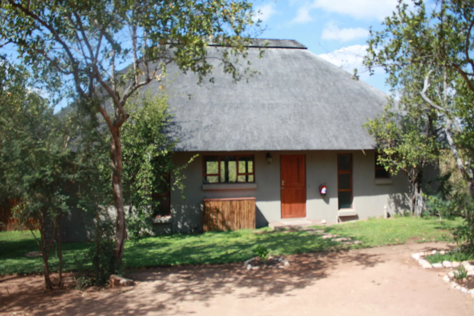 Raptor Retreat Game Lodge