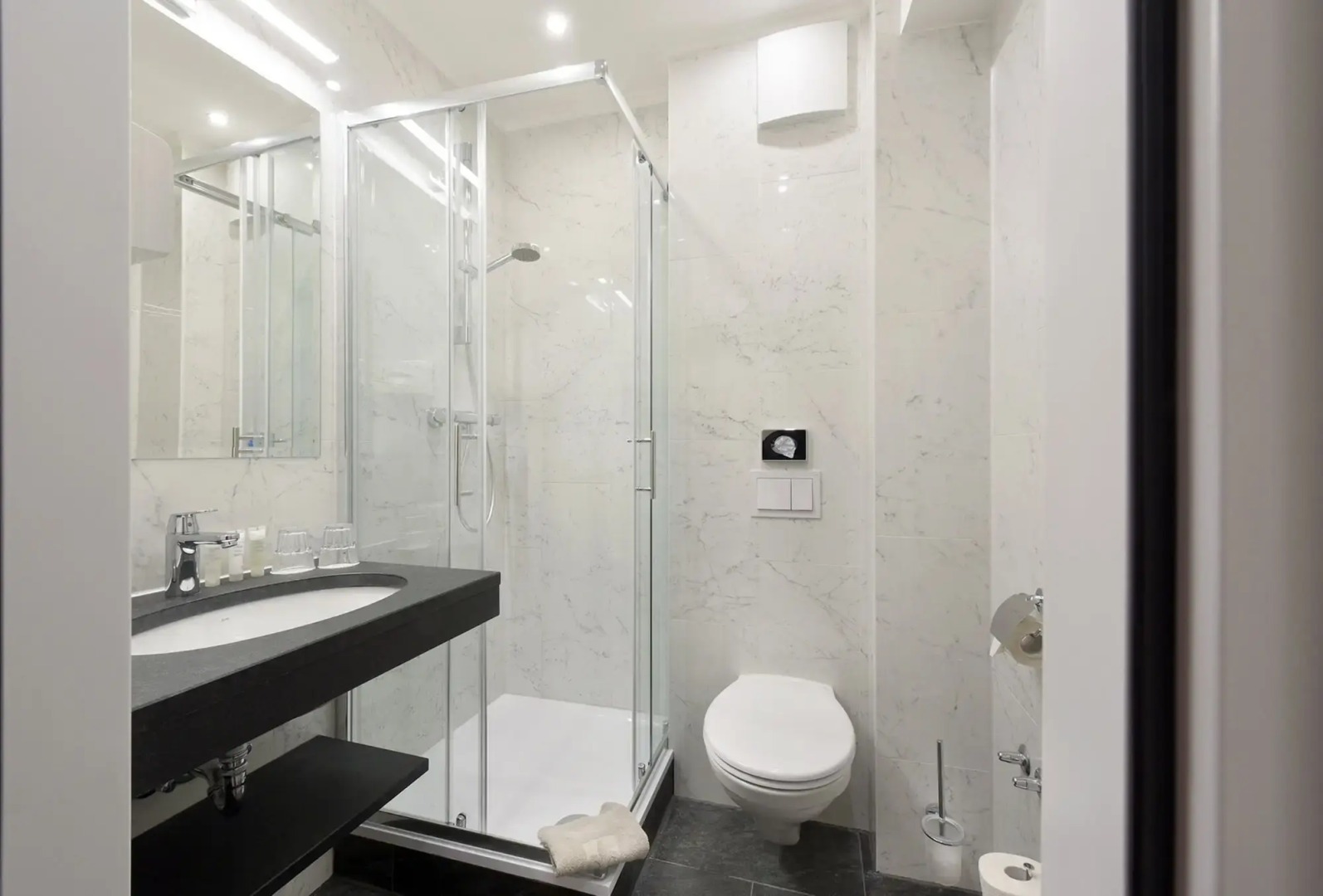 Boutique Hotel Dom - Rooms & Suites