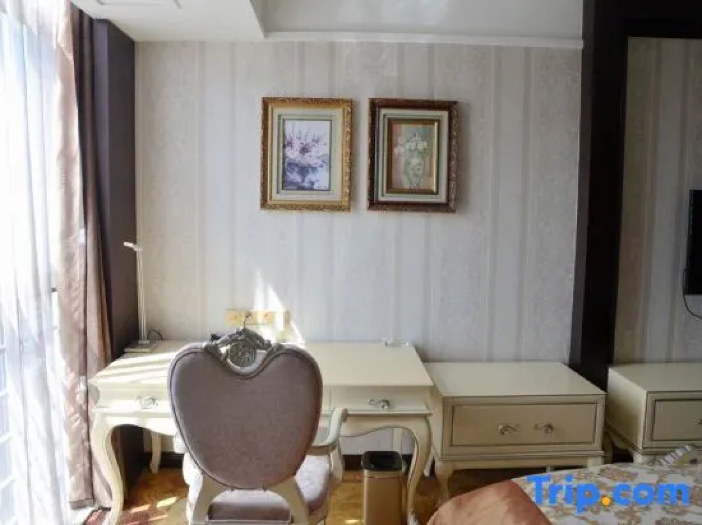 Sanhe International Hotel