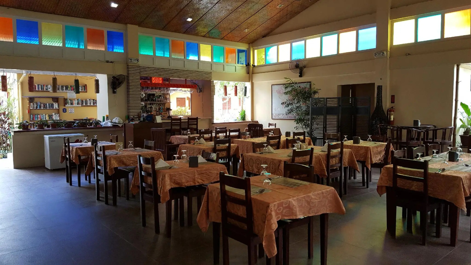 Blue Lagoon Inn & Suites