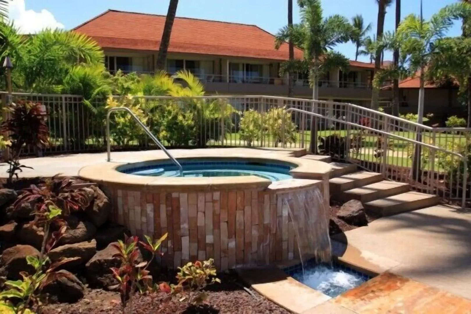 Maui Kaanapali S #b133 Studio Bedroom Condo by RedAwning