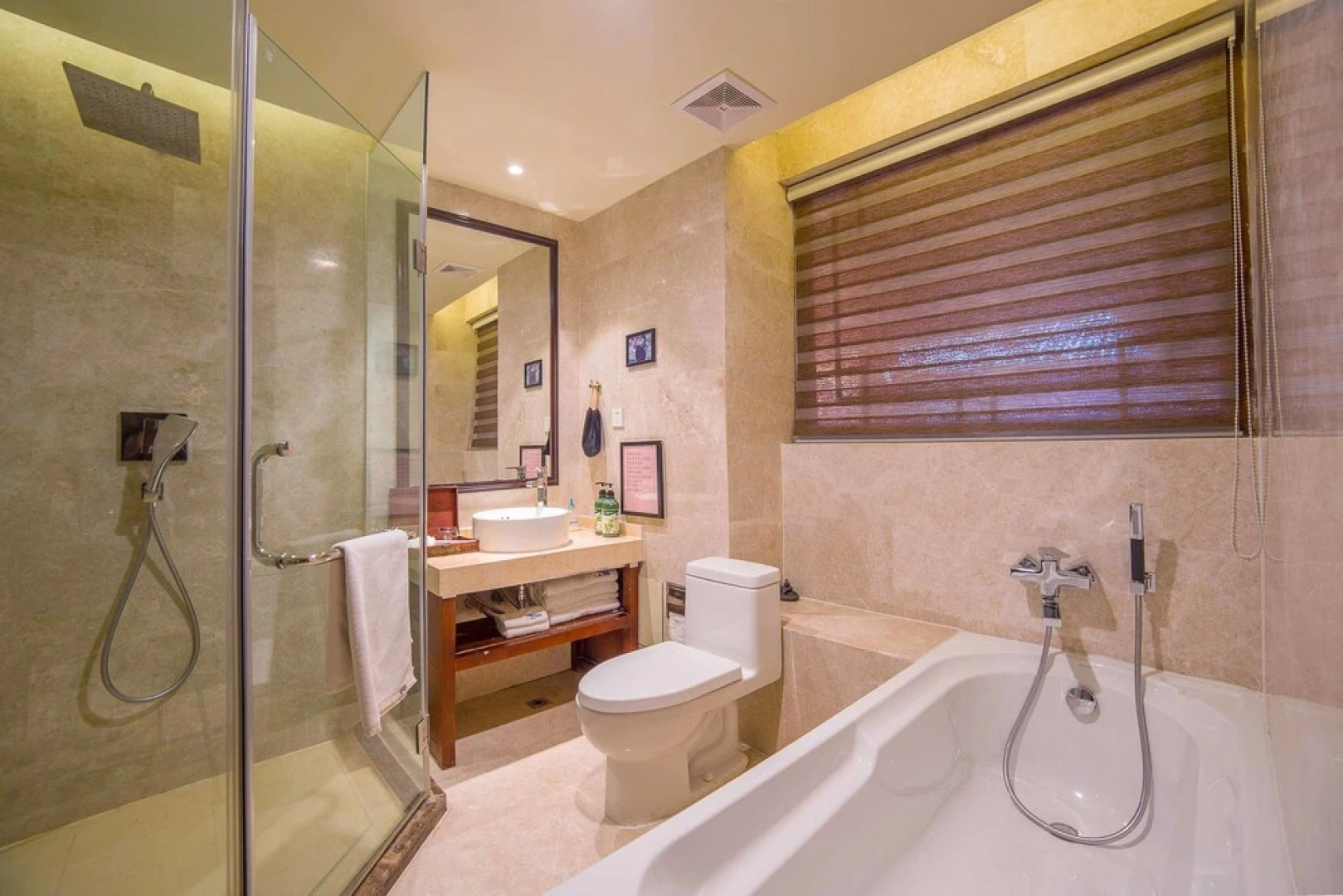 Lijiang Yongli Five Yard