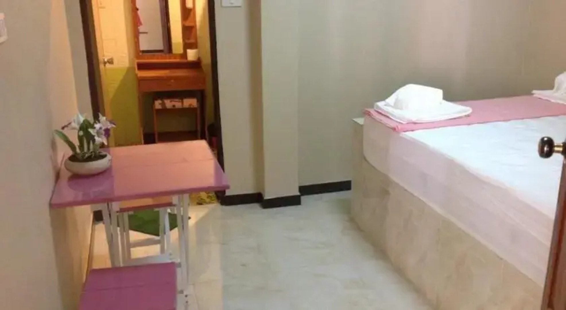 Baan Nokkhamin Resort