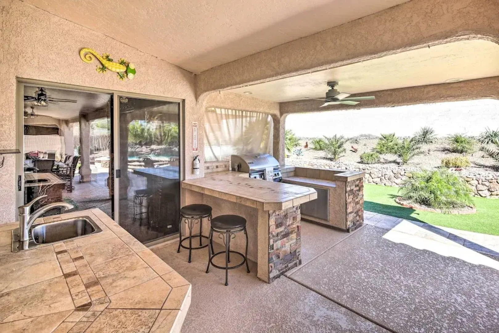 Heated Pool & Game Room: Lake Havasu Retreat