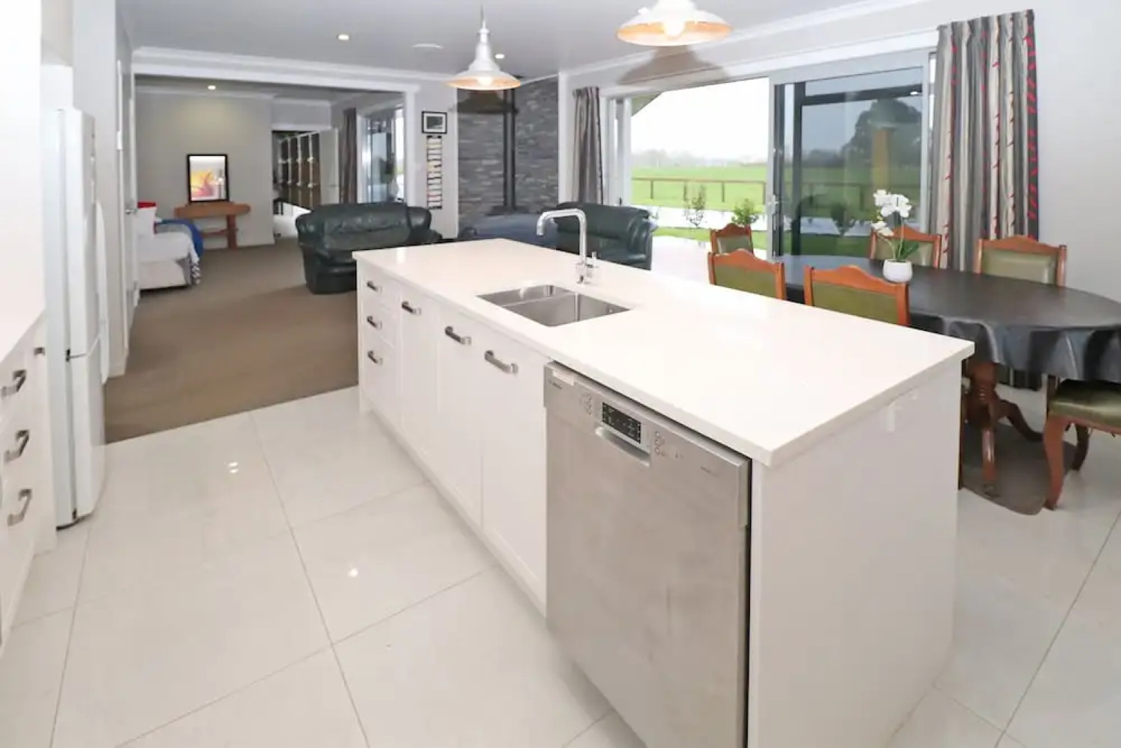 Country Living on Raynes Road