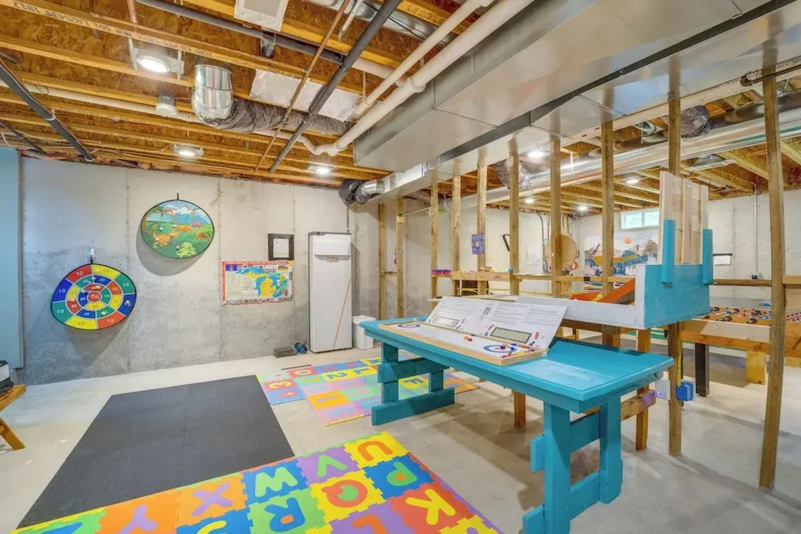 5 Mi to Schuss Mtn: Family Getaway w/ Game Room